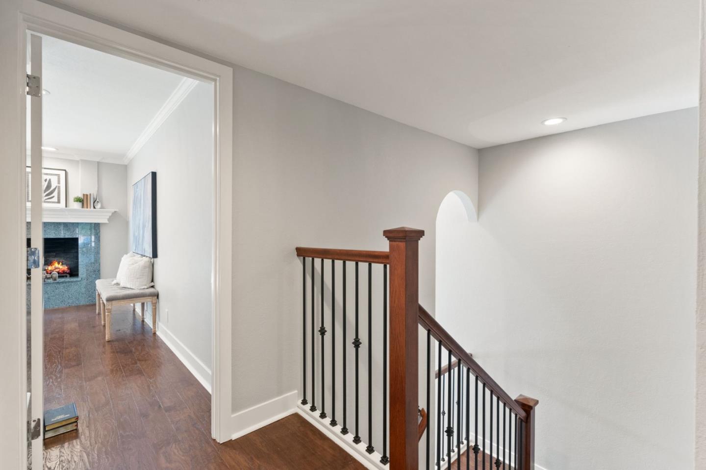 283 Casitas Bulevar