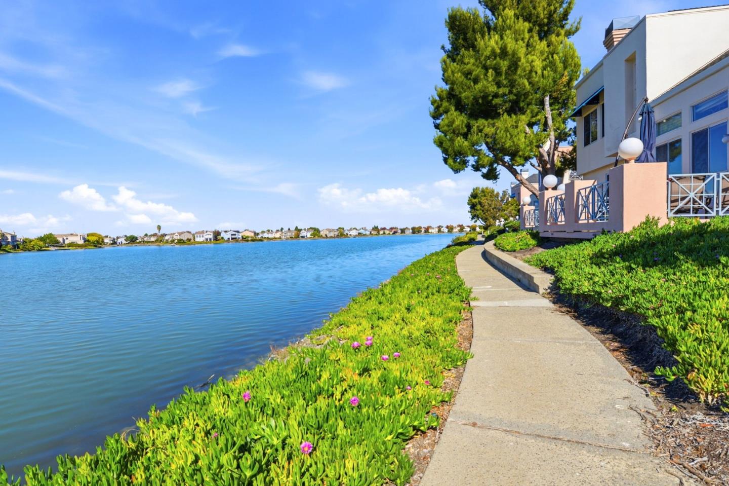 794 Lakeshore DR