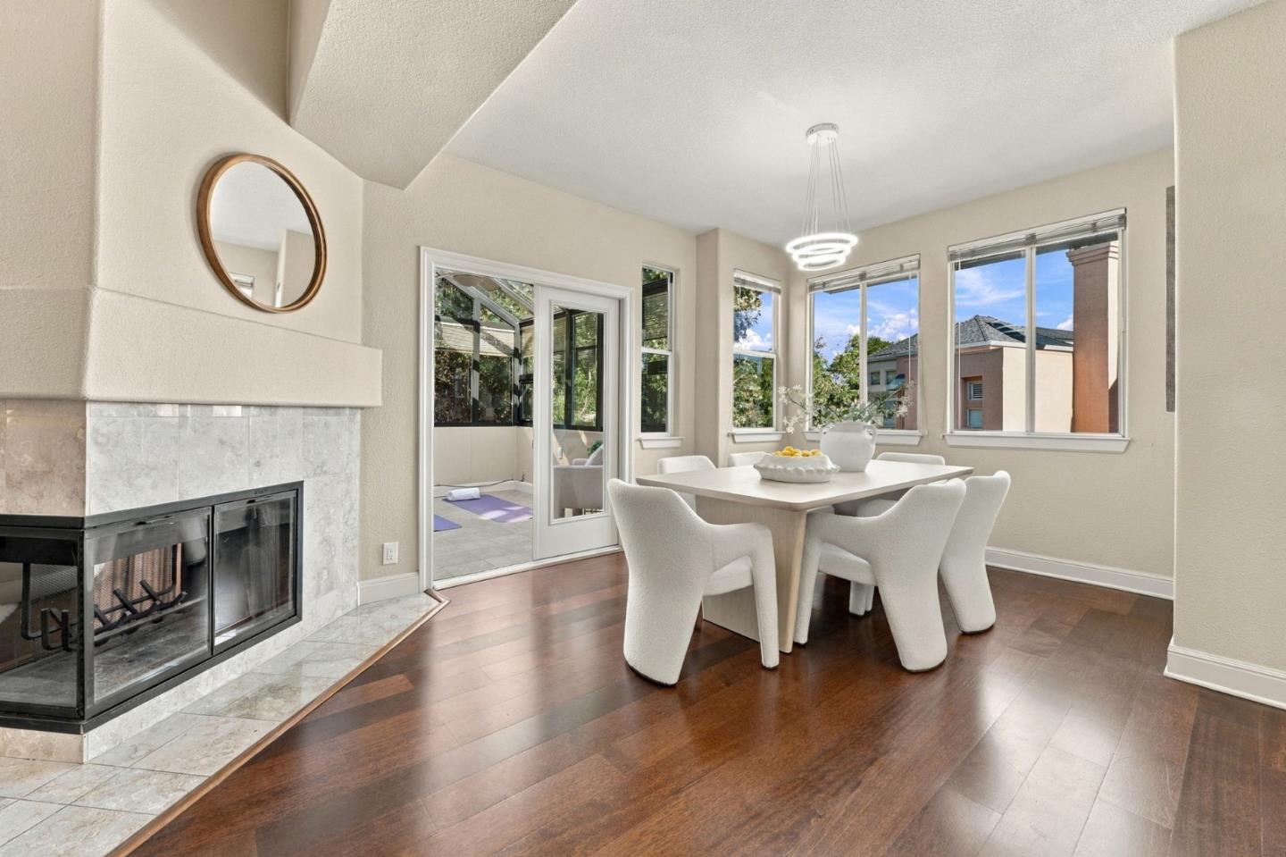 794 Lakeshore DR