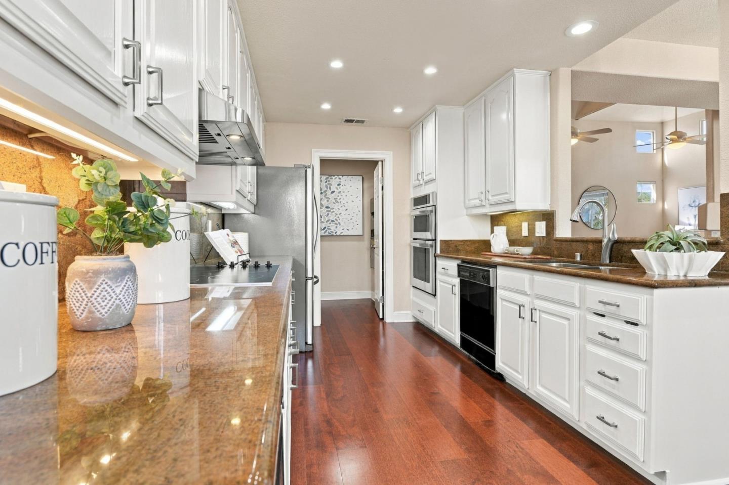 794 Lakeshore DR