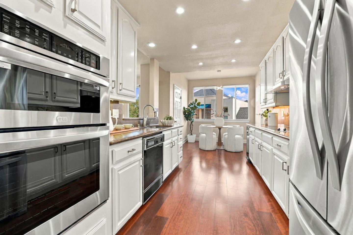 794 Lakeshore DR
