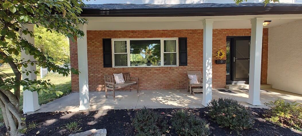 1016 Amberly Place