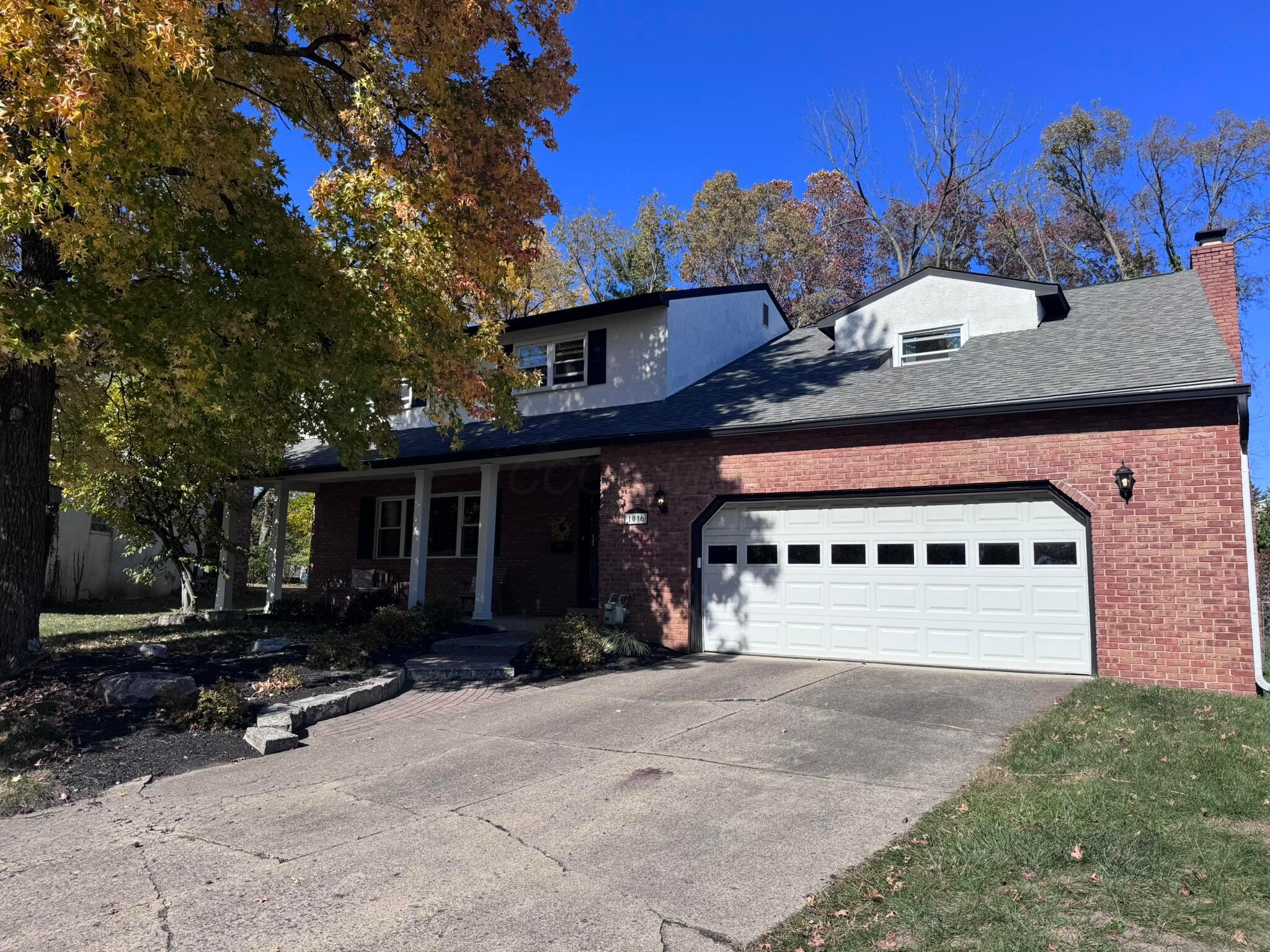 1016 Amberly Place