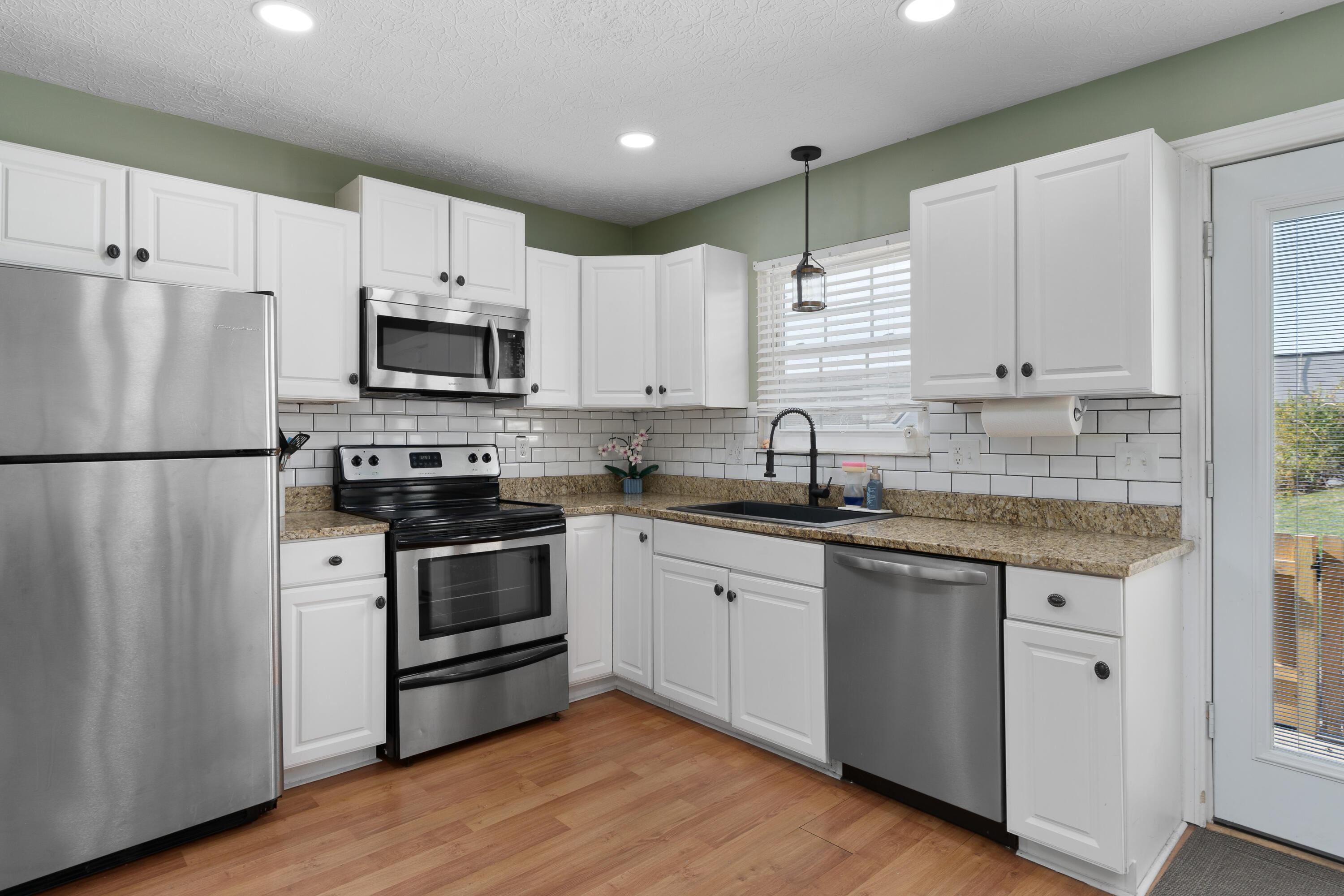7893 Meadowhaven Boulevard, 22