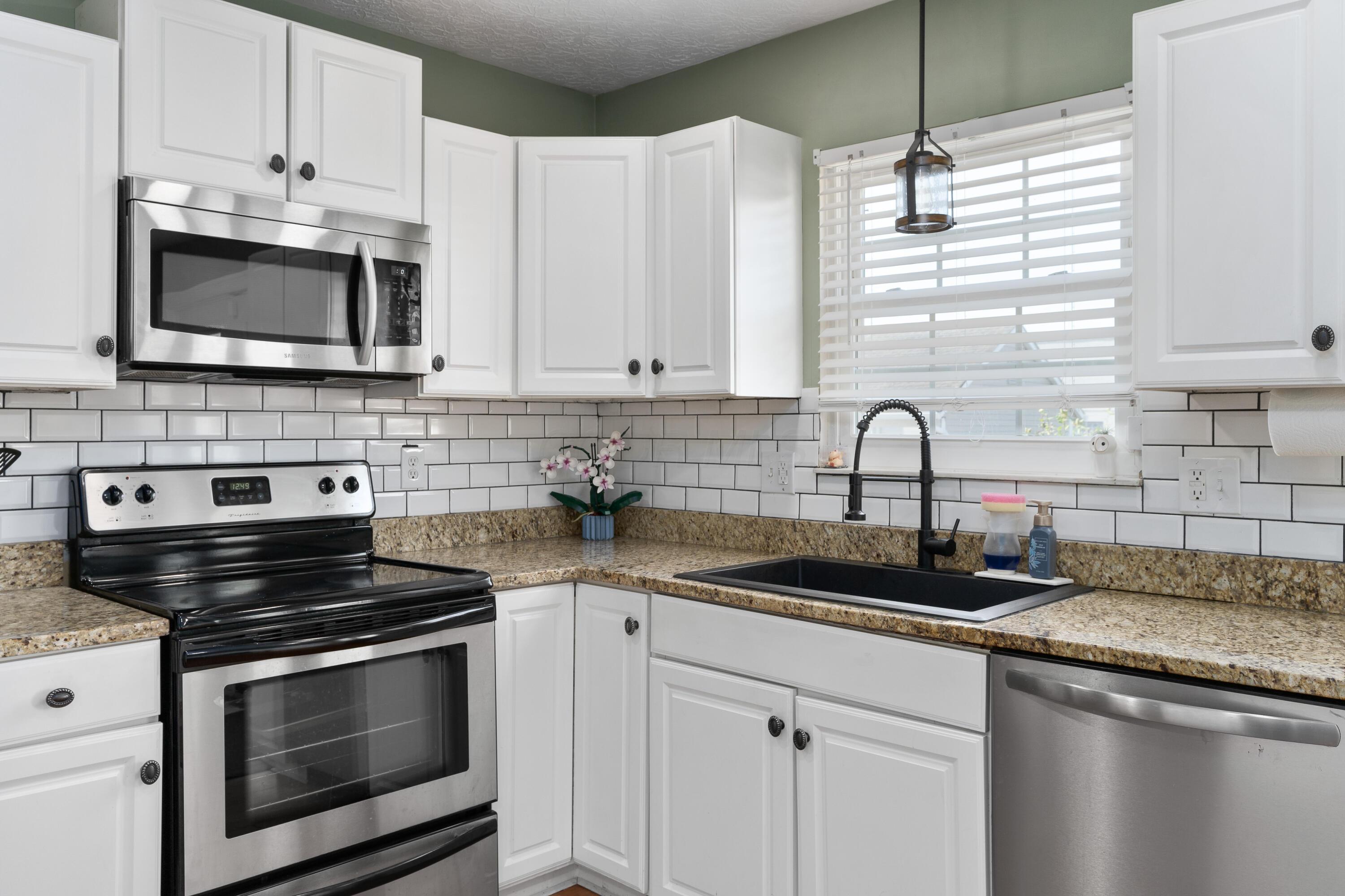 7893 Meadowhaven Boulevard, 22