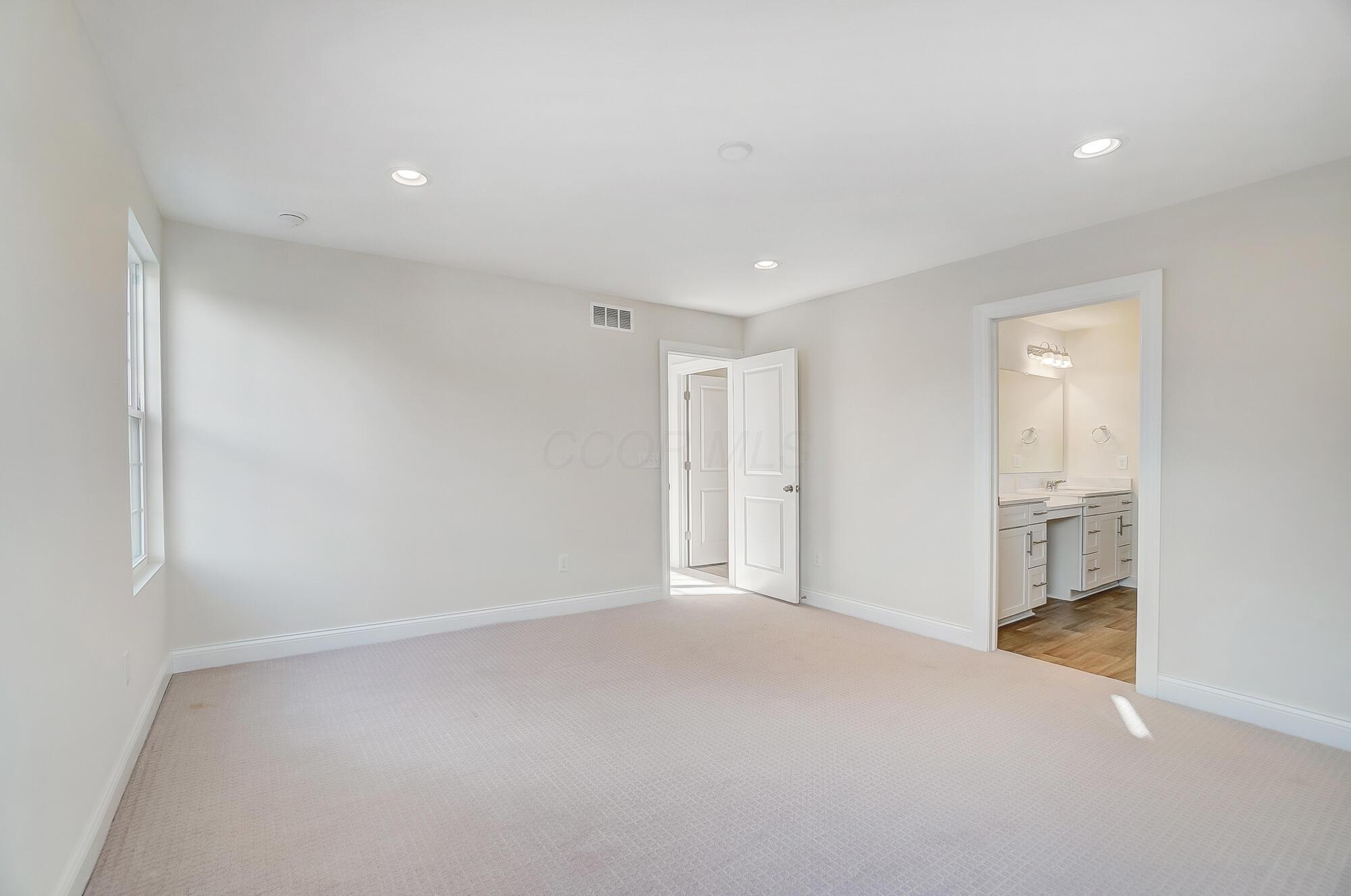 8706 Apricot Way
