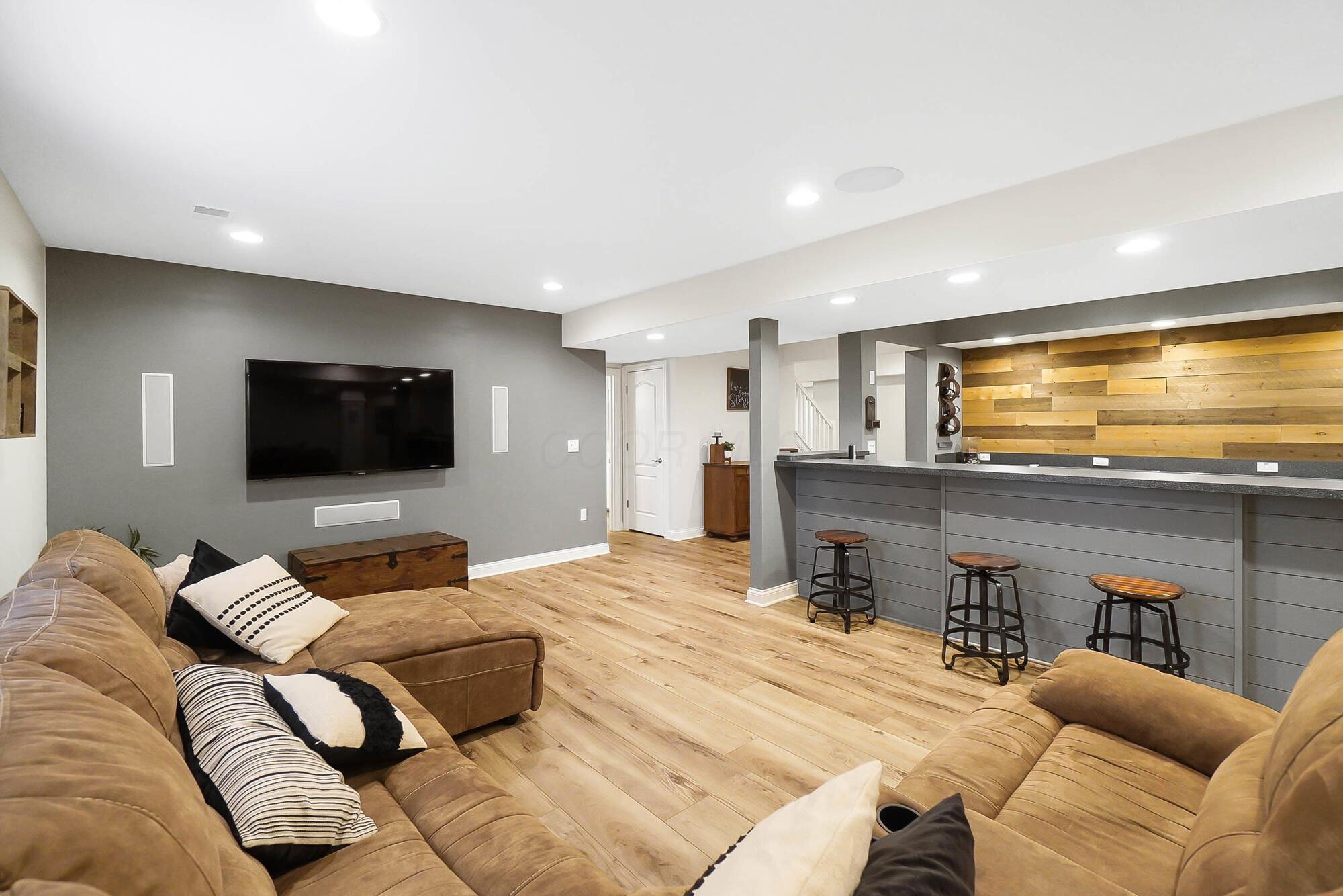 8397 Greenside Drive