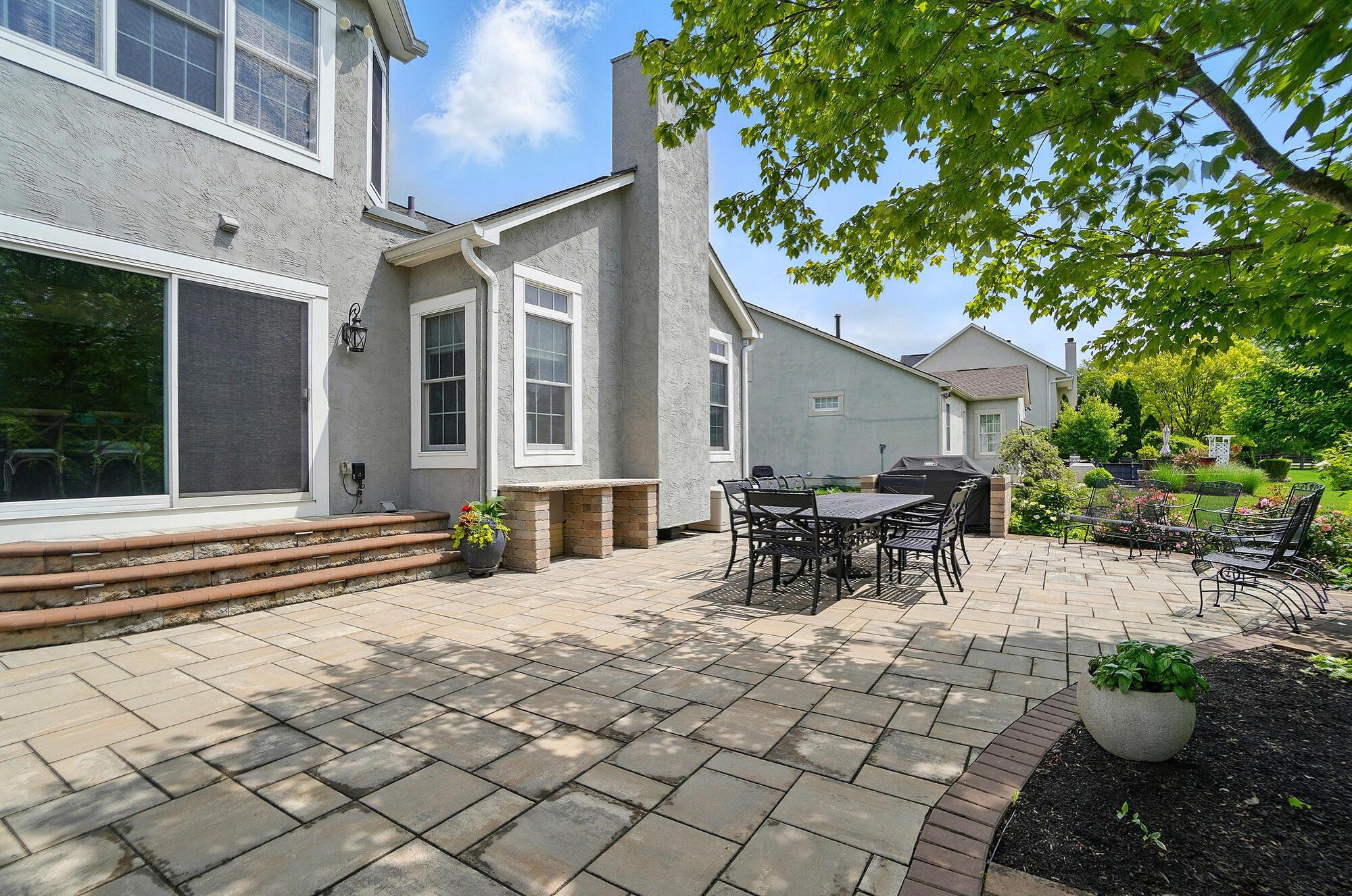 8119 Shannon Glen Boulevard