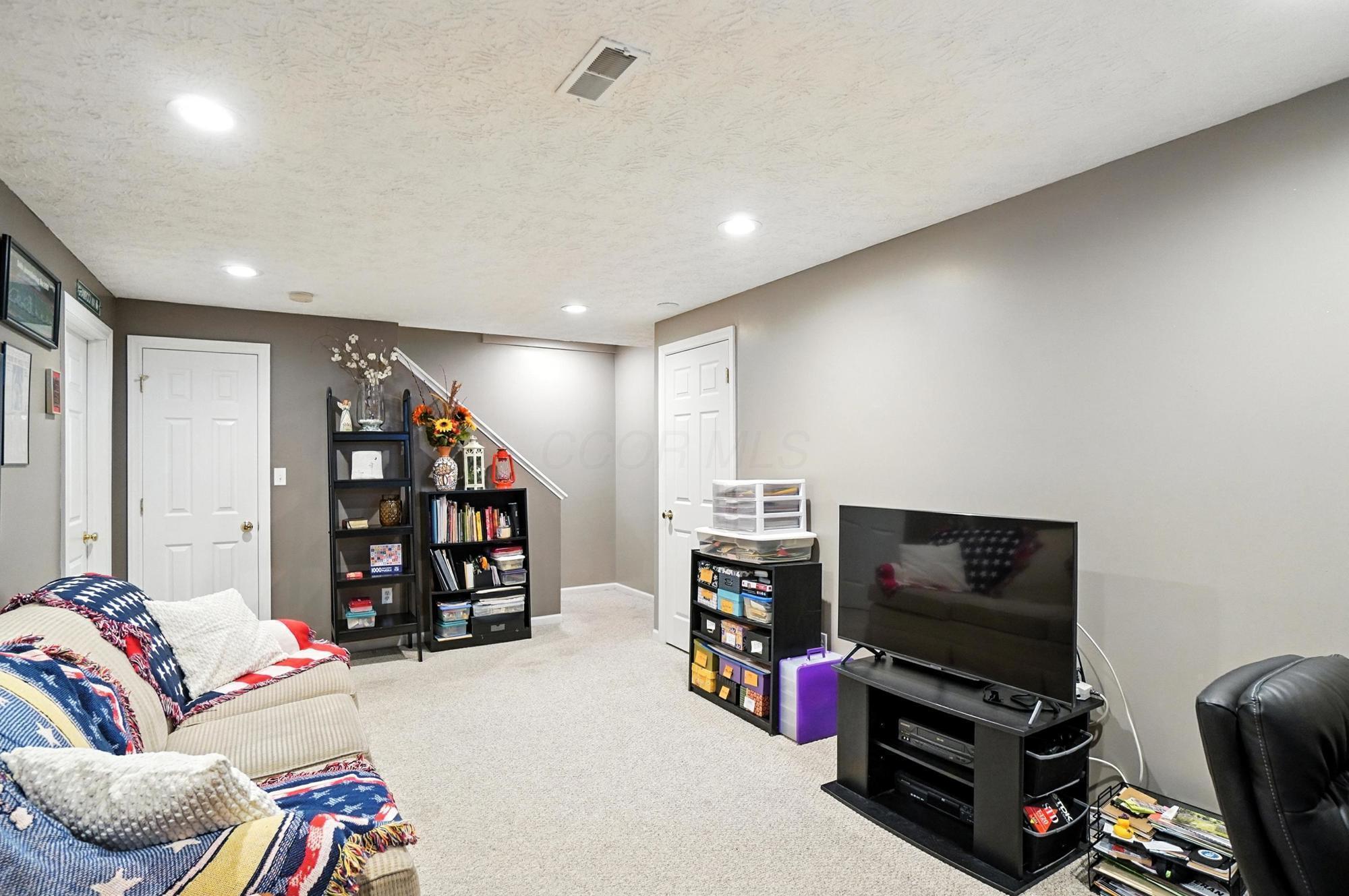 5781 Clearfield Lane