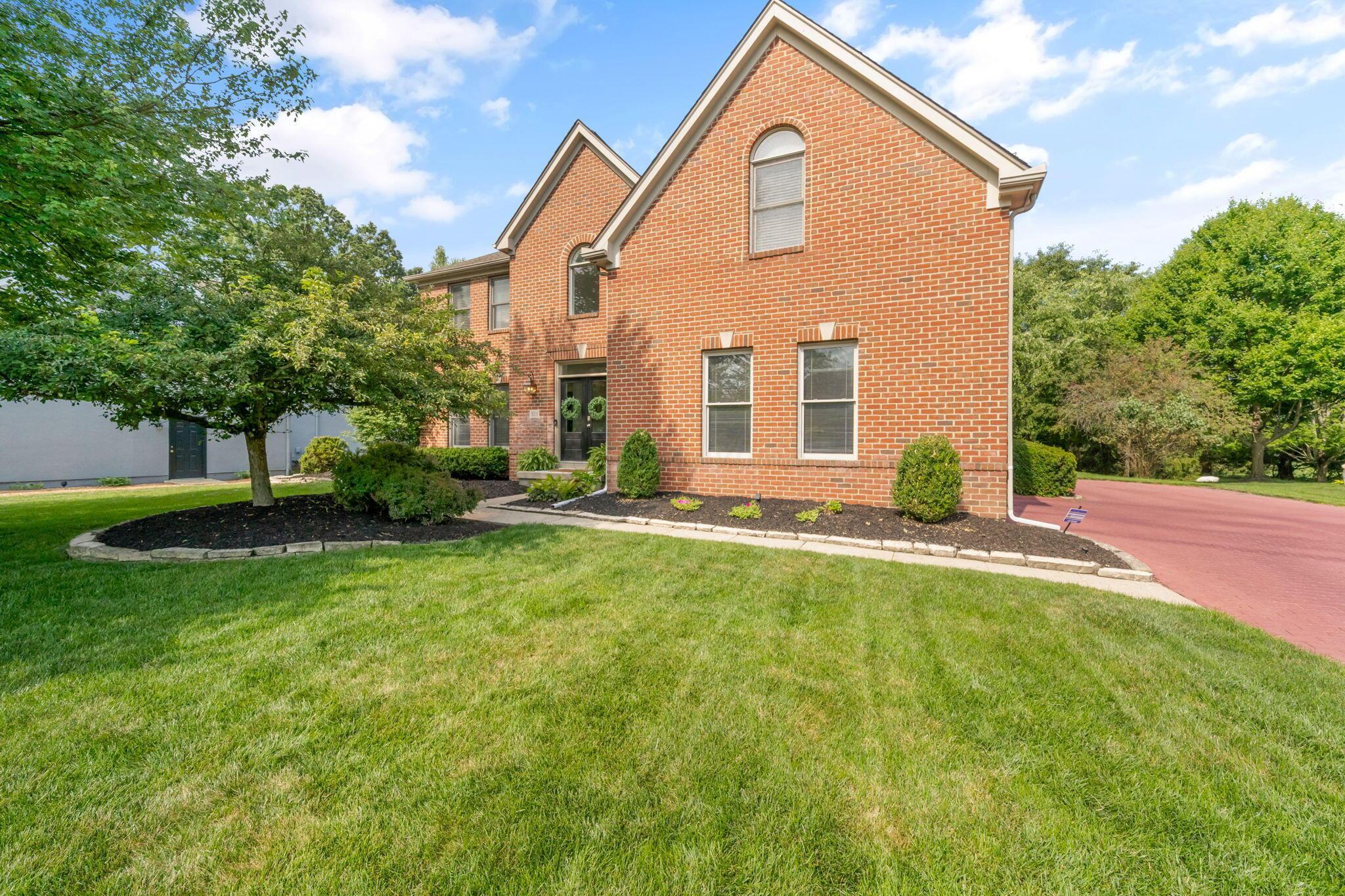 321 Ashmoore Circle W