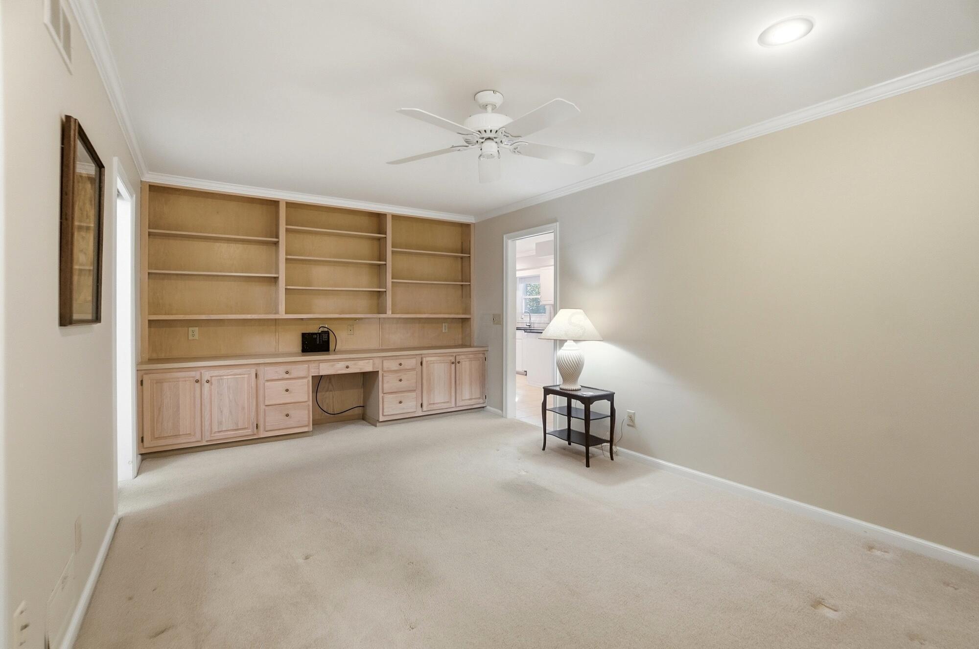 5672 Barry Trace