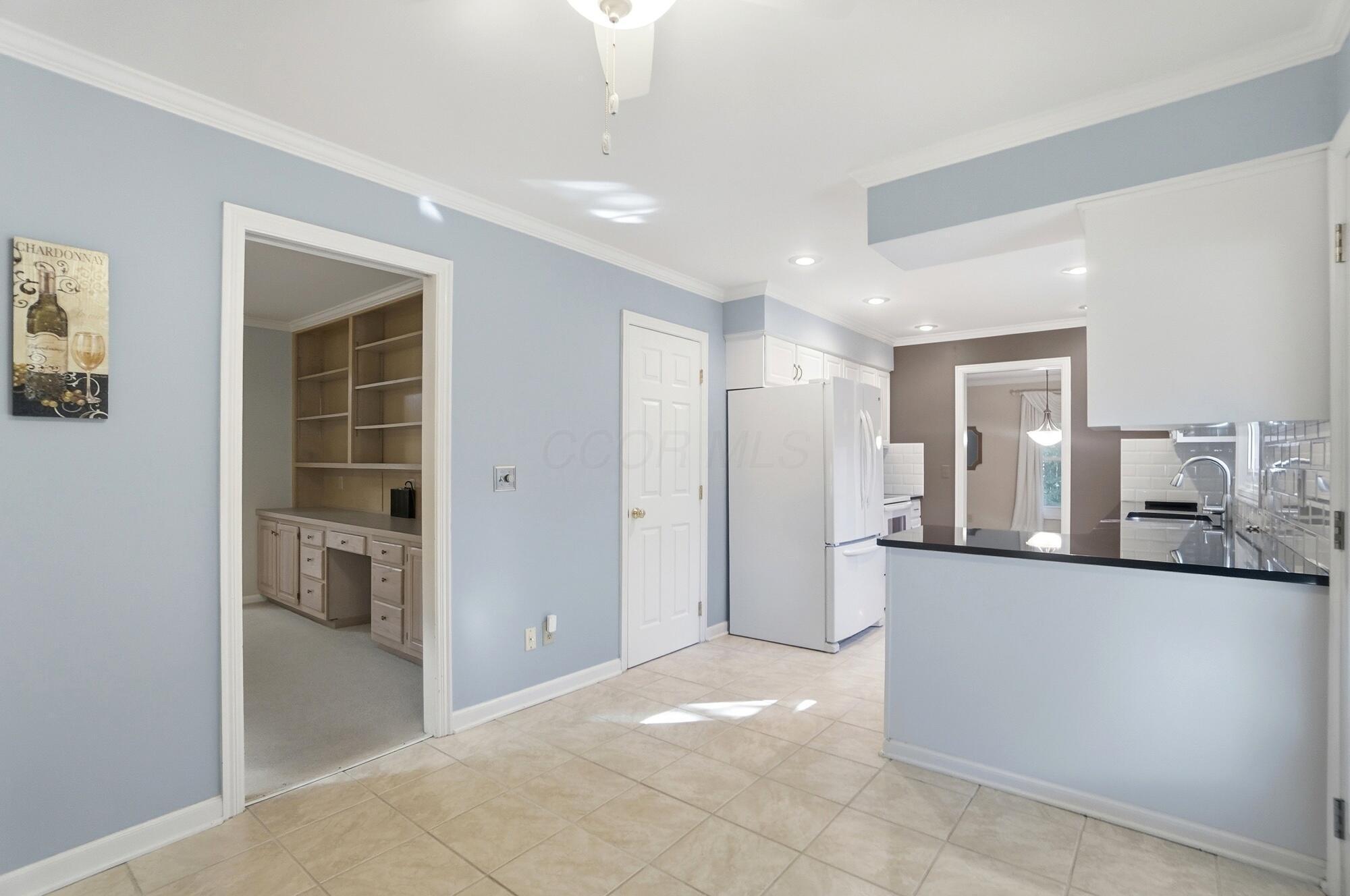 5672 Barry Trace