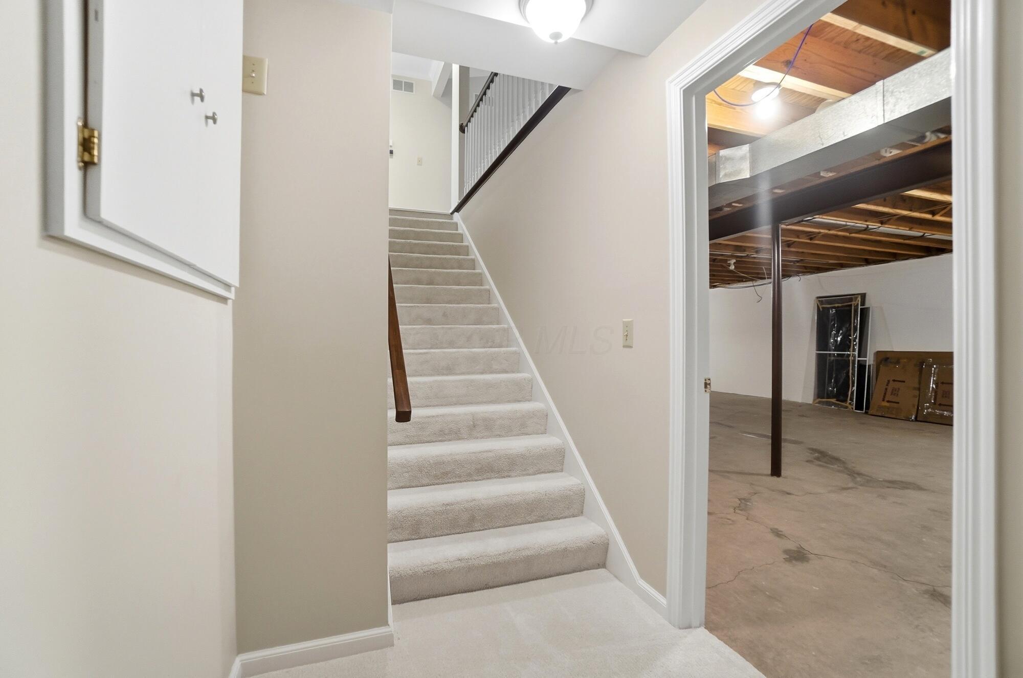 5672 Barry Trace