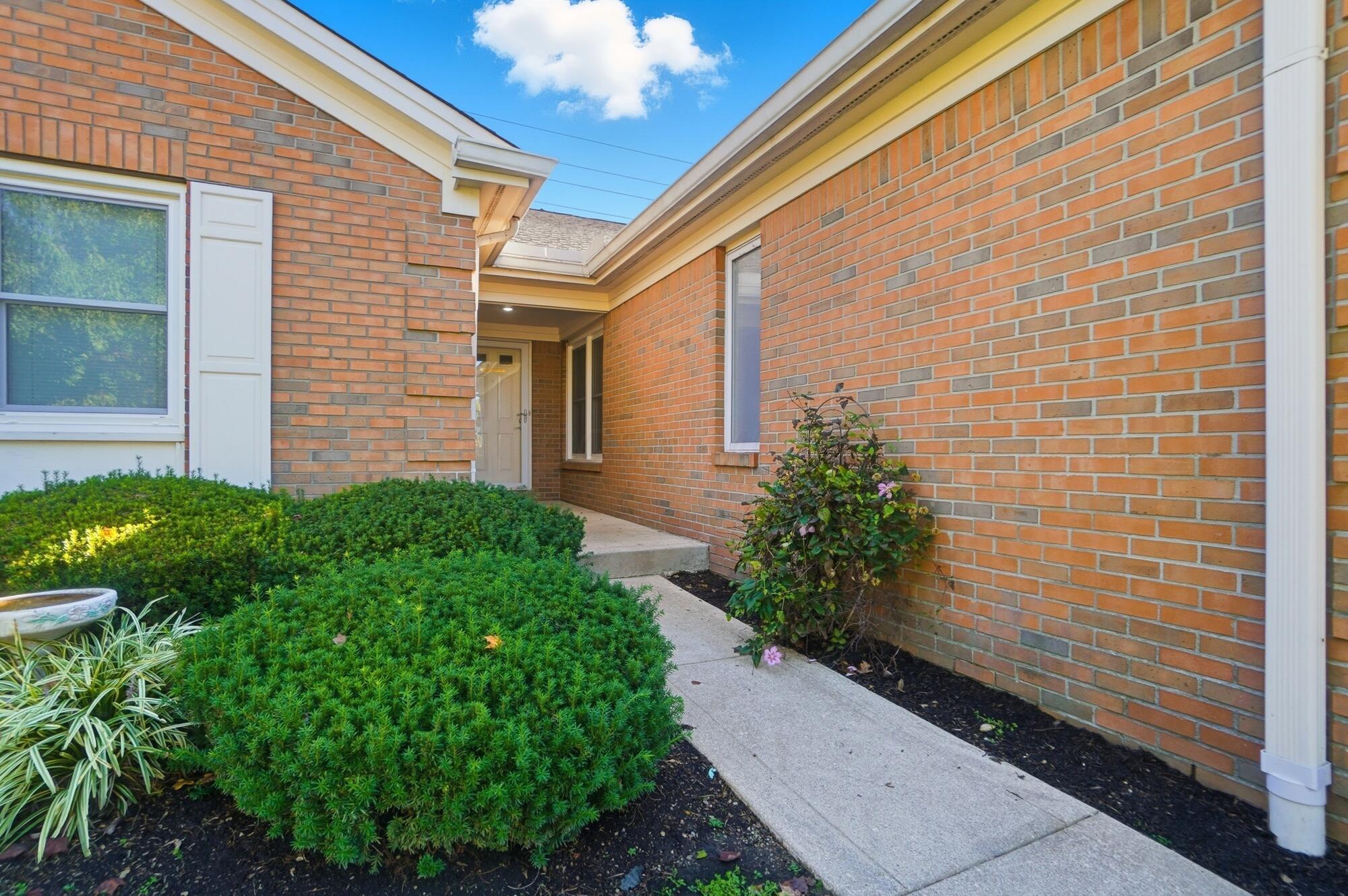 5672 Barry Trace