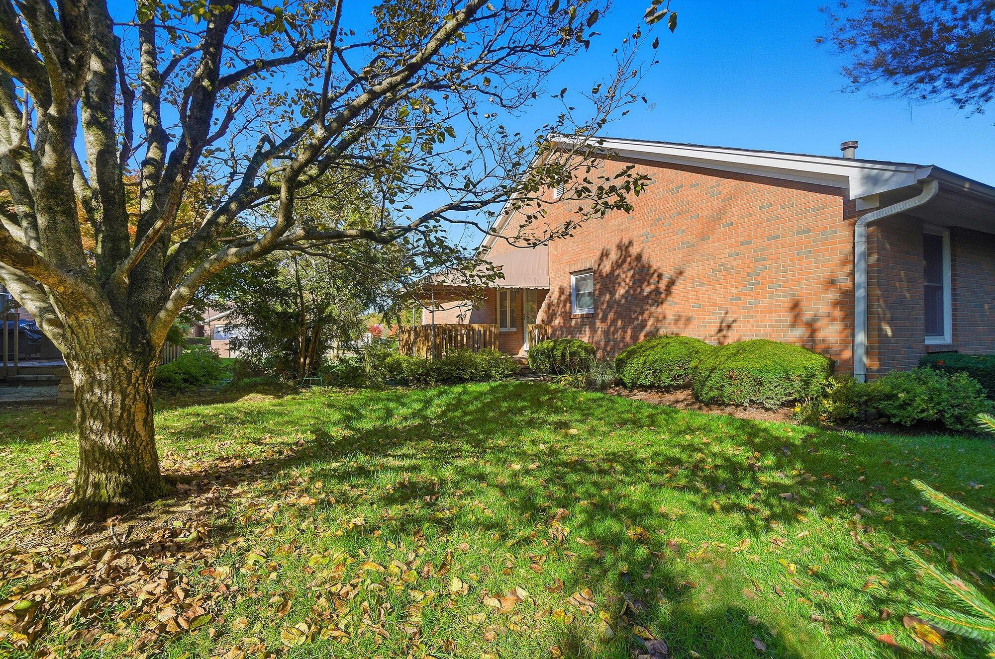 5672 Barry Trace