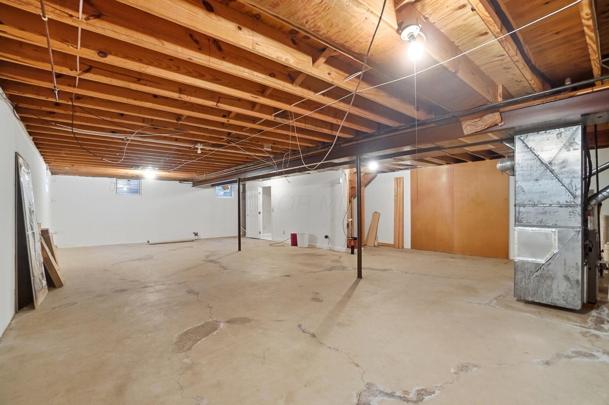 5672 Barry Trace