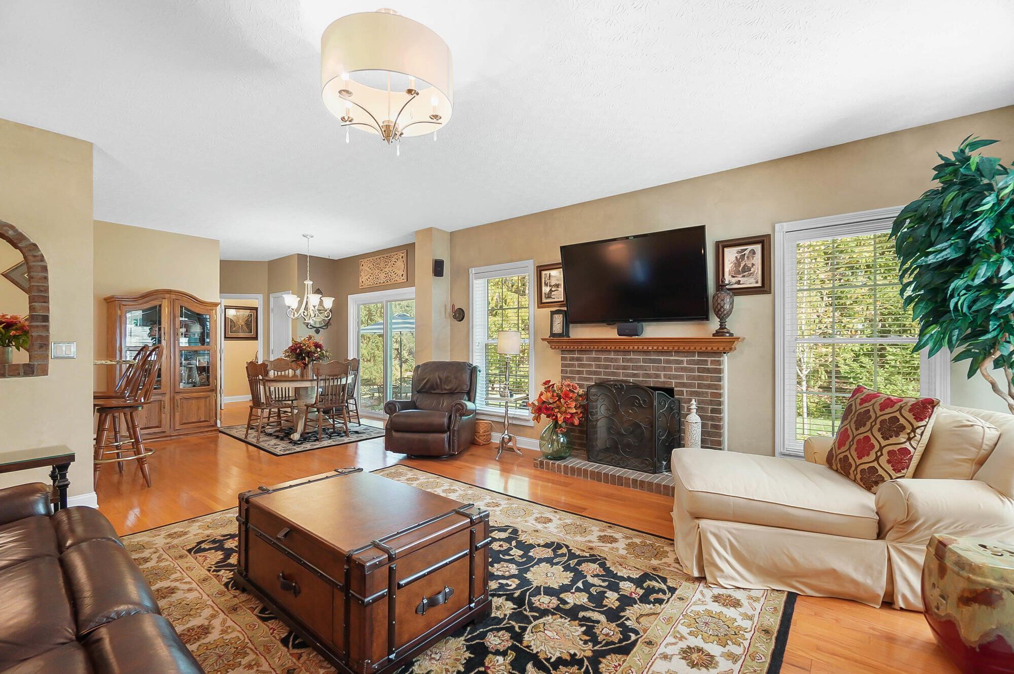 7472 Maynooth Drive