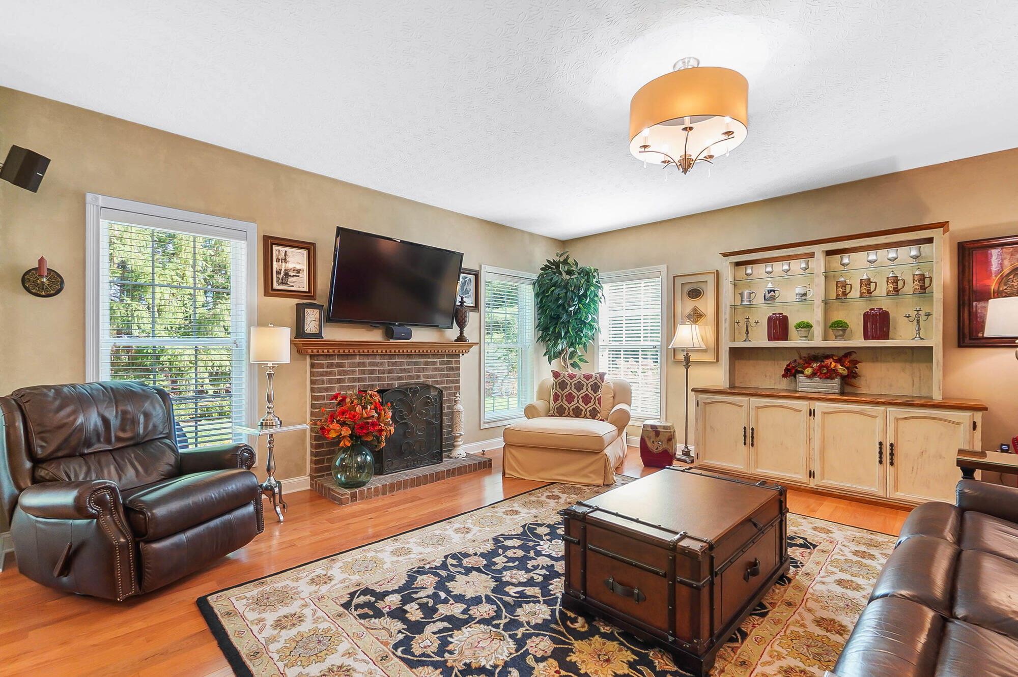 7472 Maynooth Drive