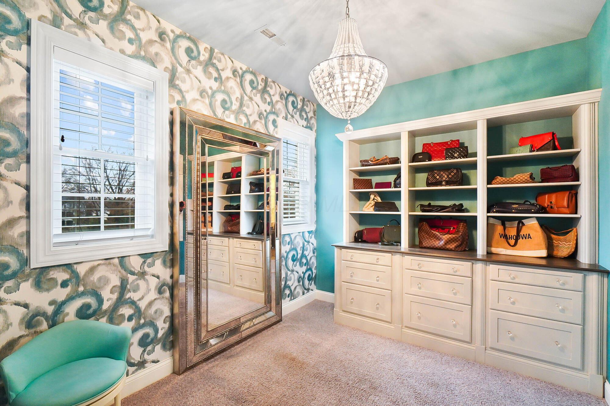 7126 Wilton Chase