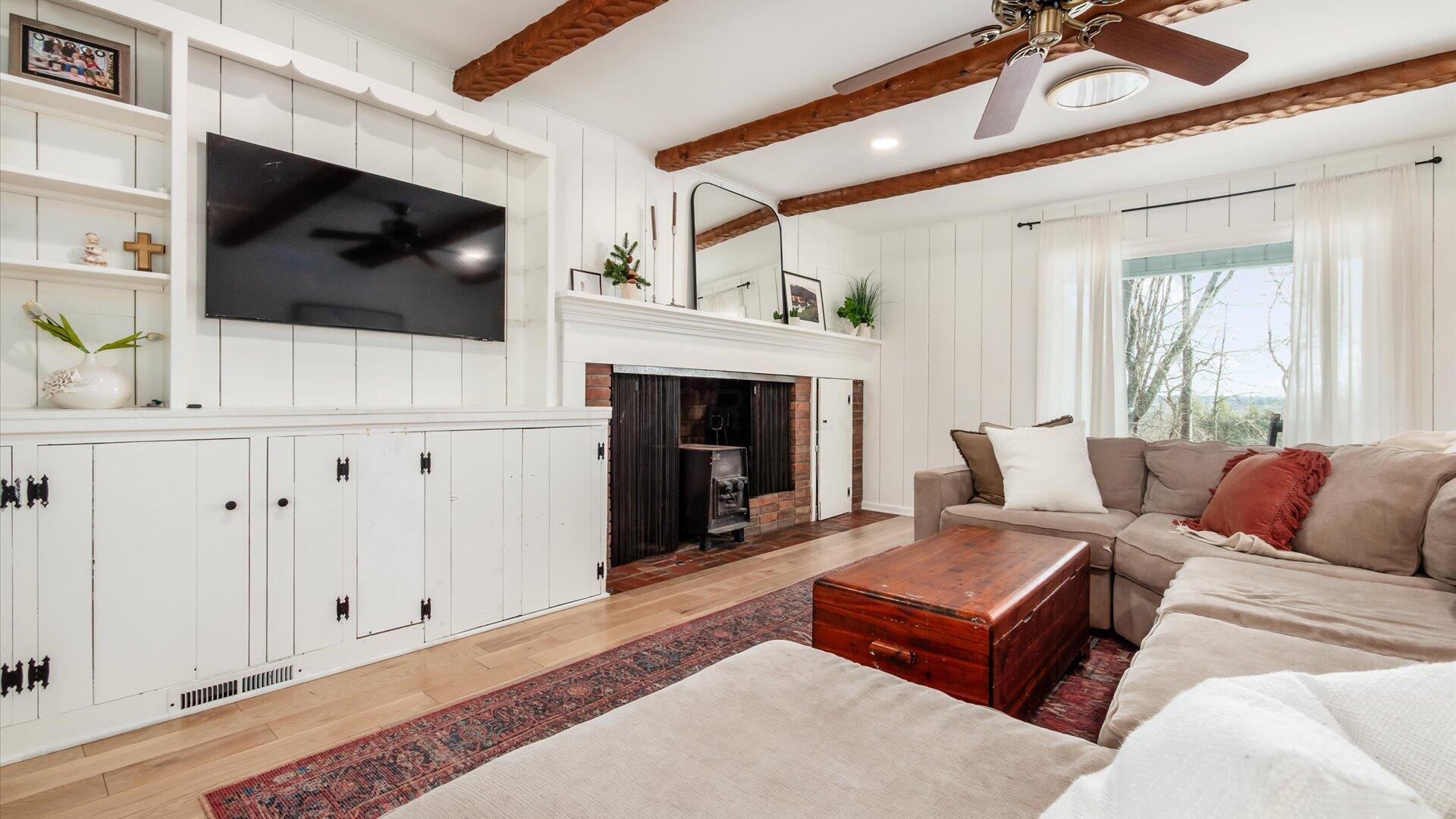 160 Edgewood Drive