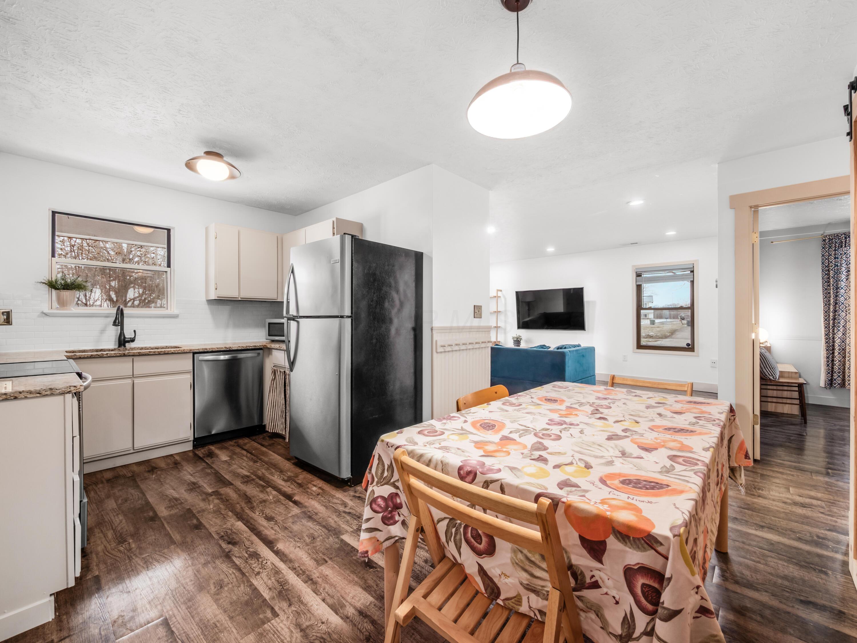 3996 Deer Lake Way