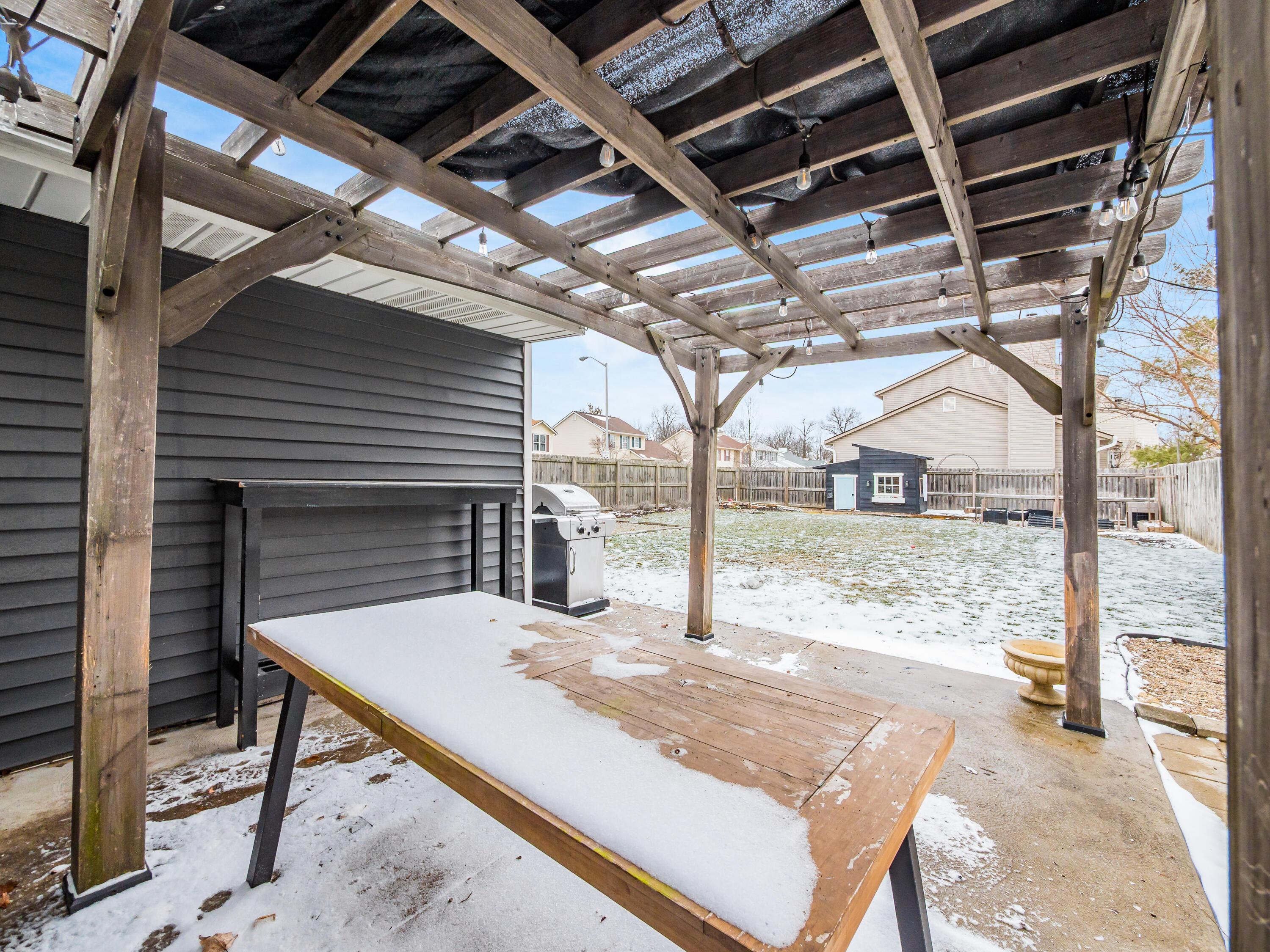 3996 Deer Lake Way