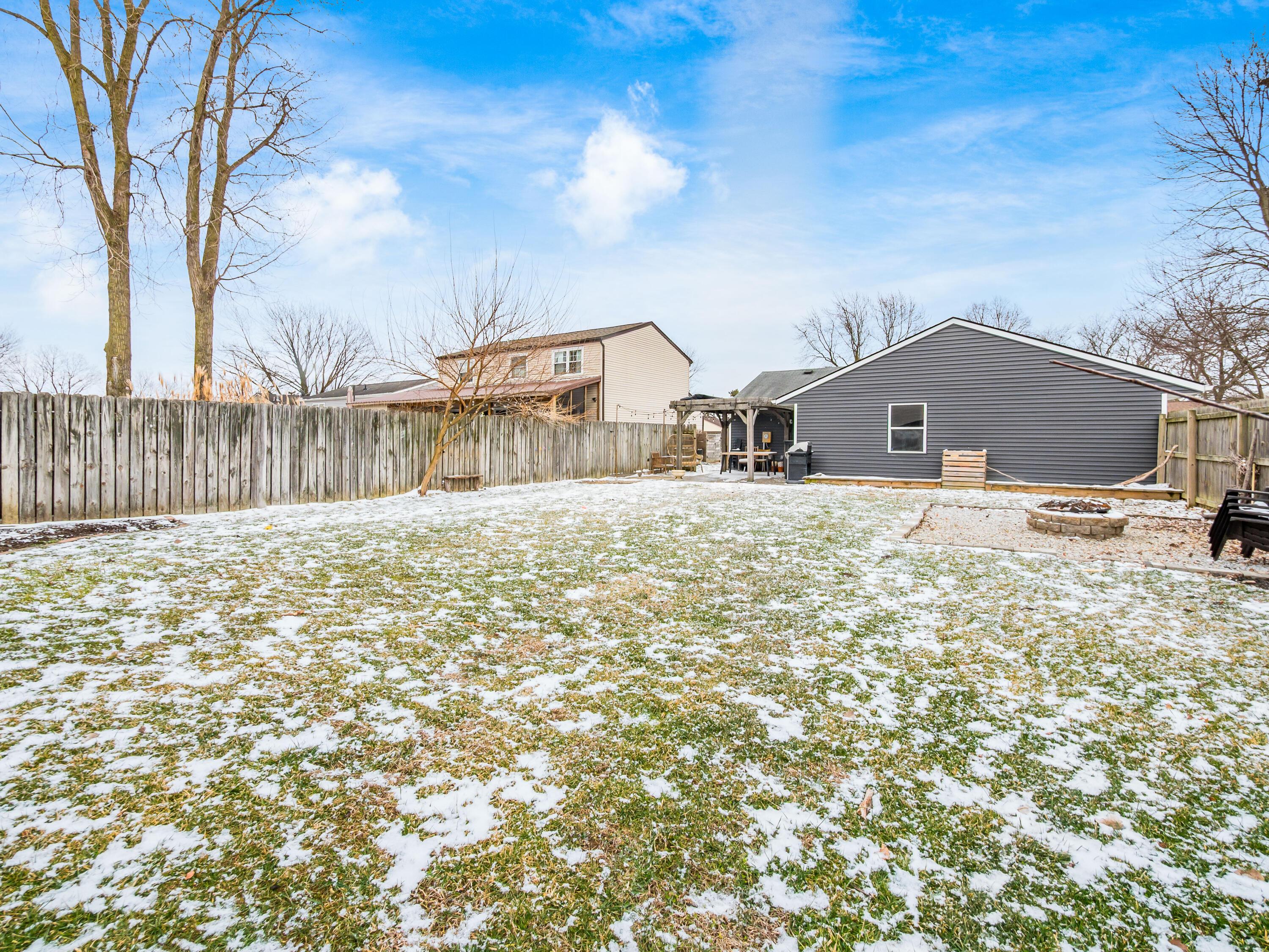3996 Deer Lake Way