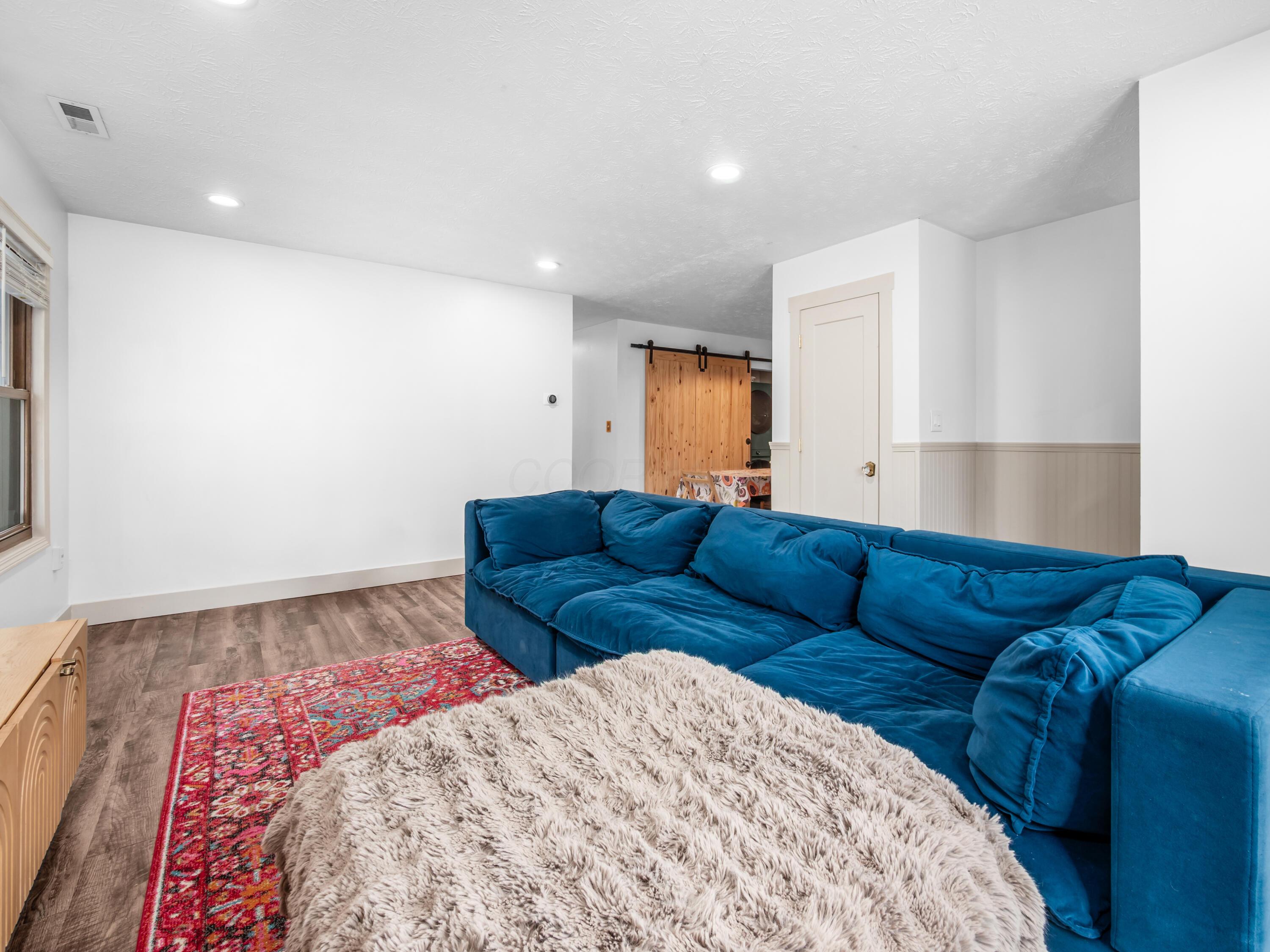 3996 Deer Lake Way