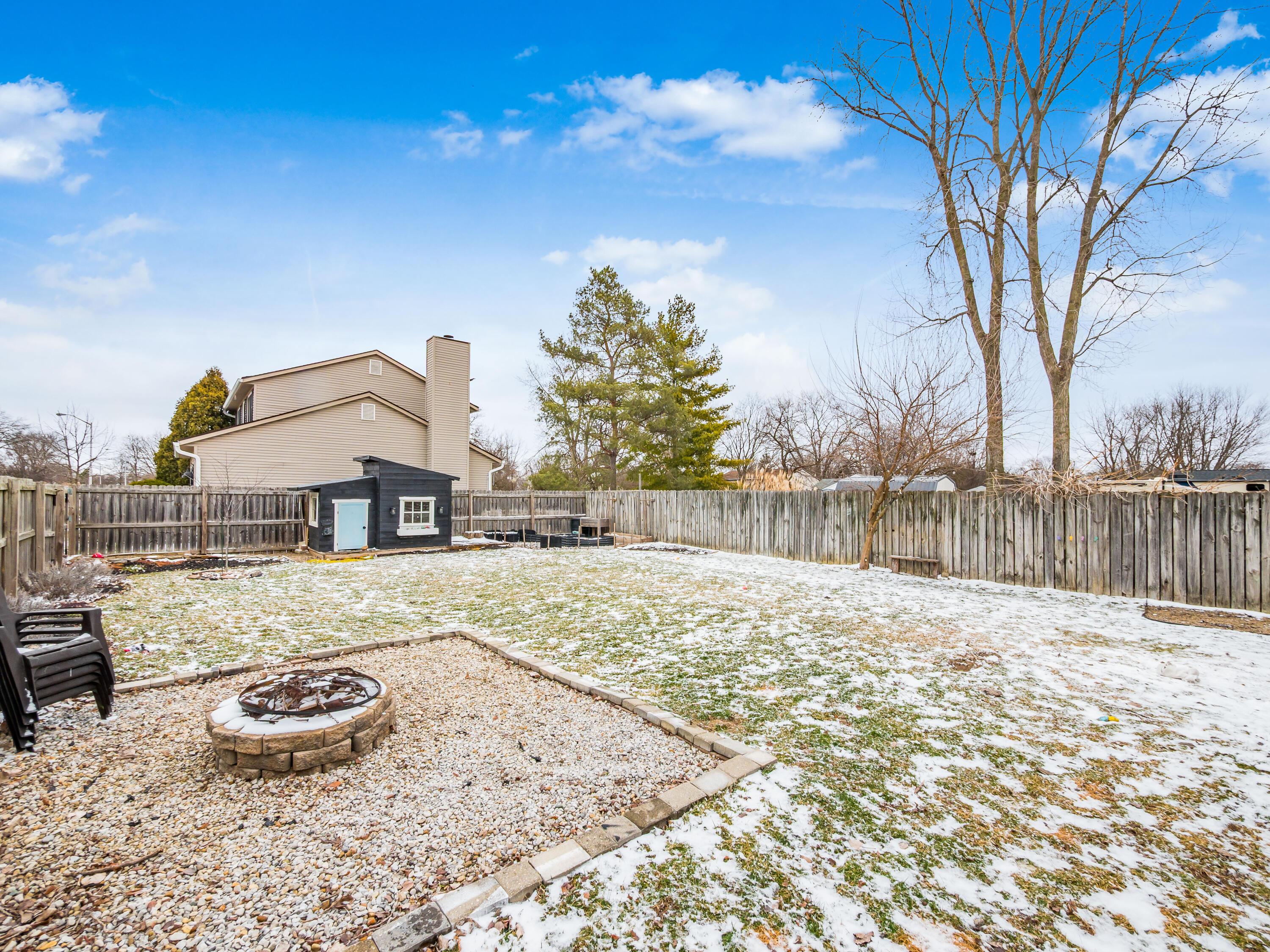 3996 Deer Lake Way