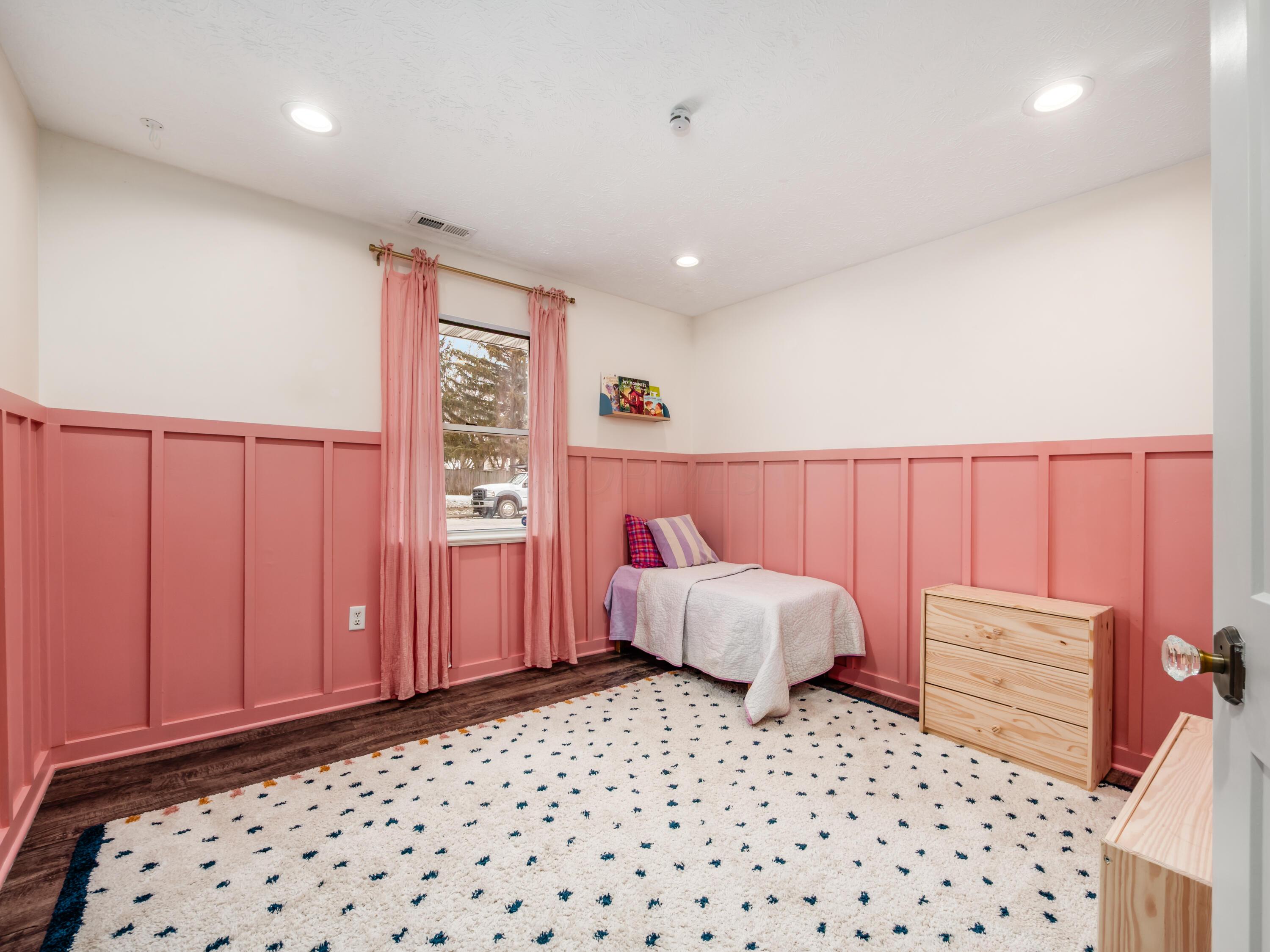 3996 Deer Lake Way