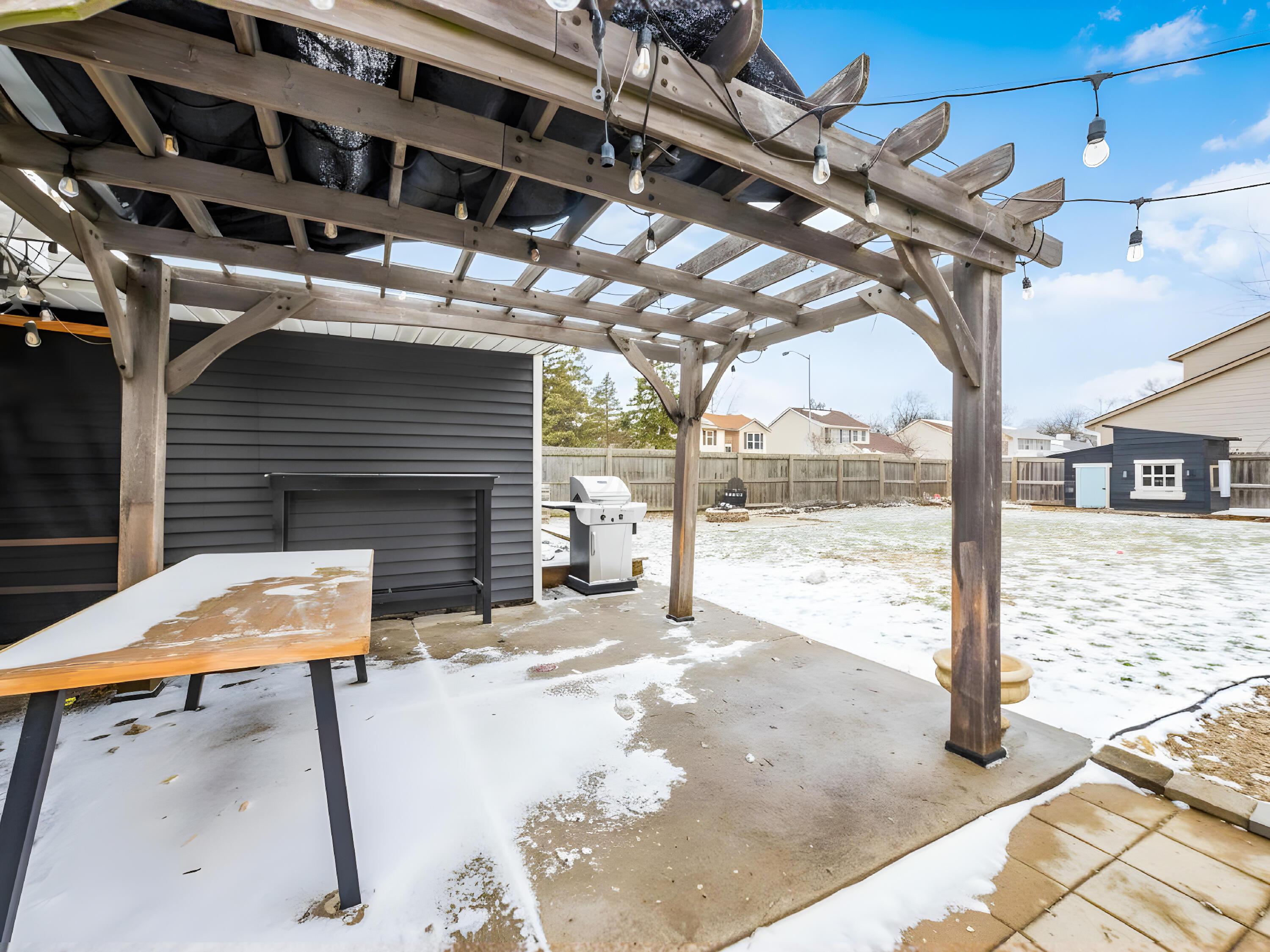 3996 Deer Lake Way