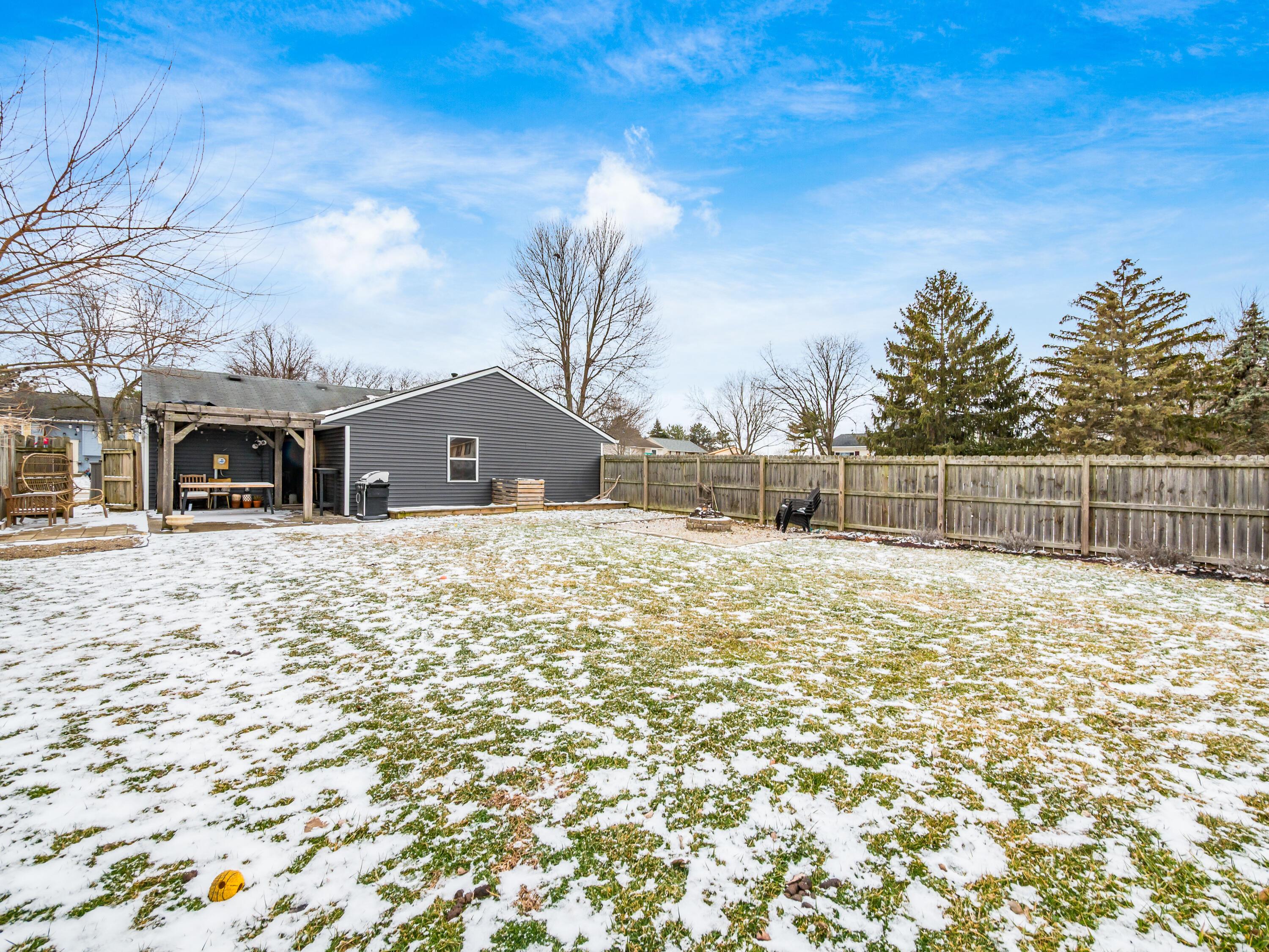 3996 Deer Lake Way