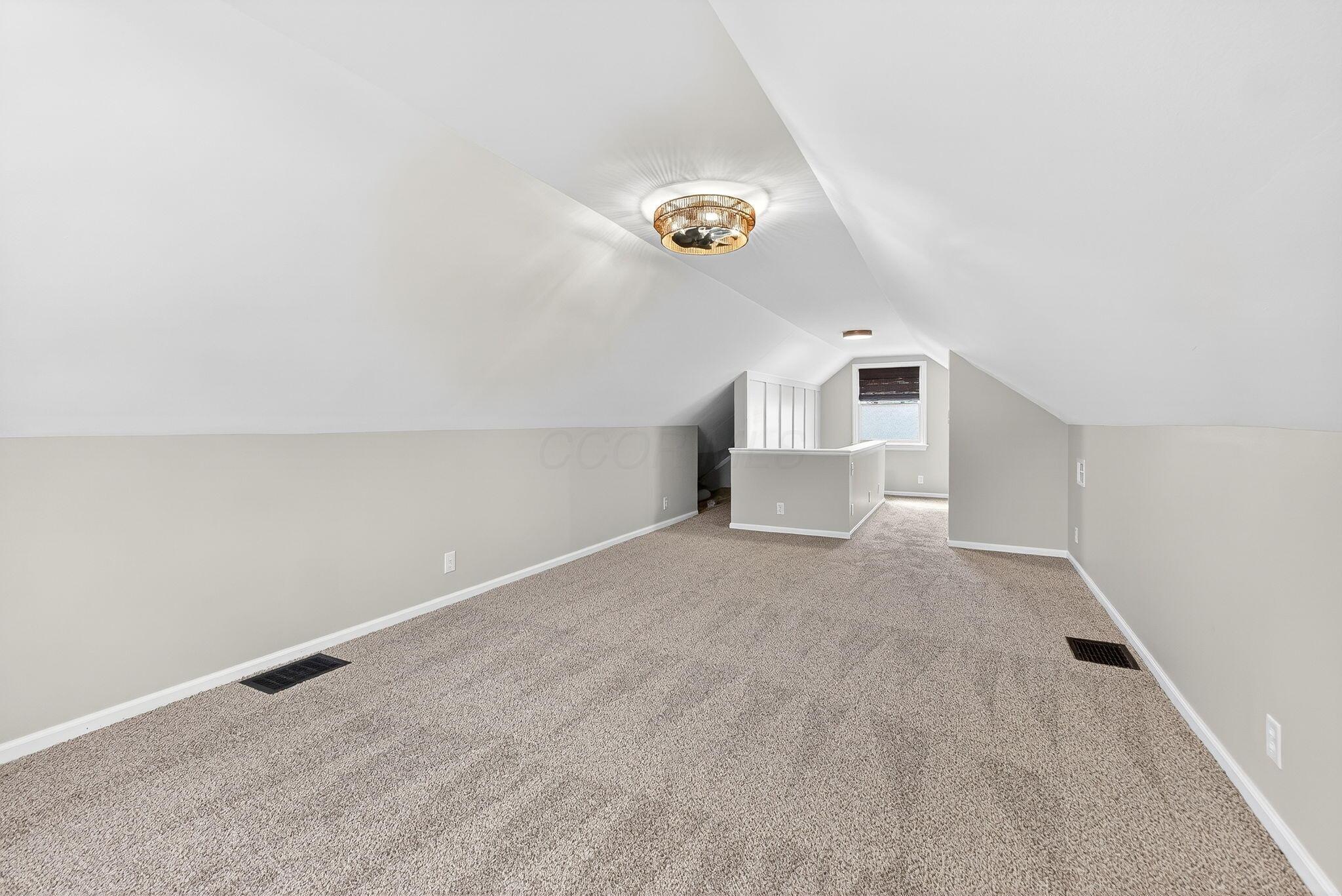 33 Rosslyn Avenue