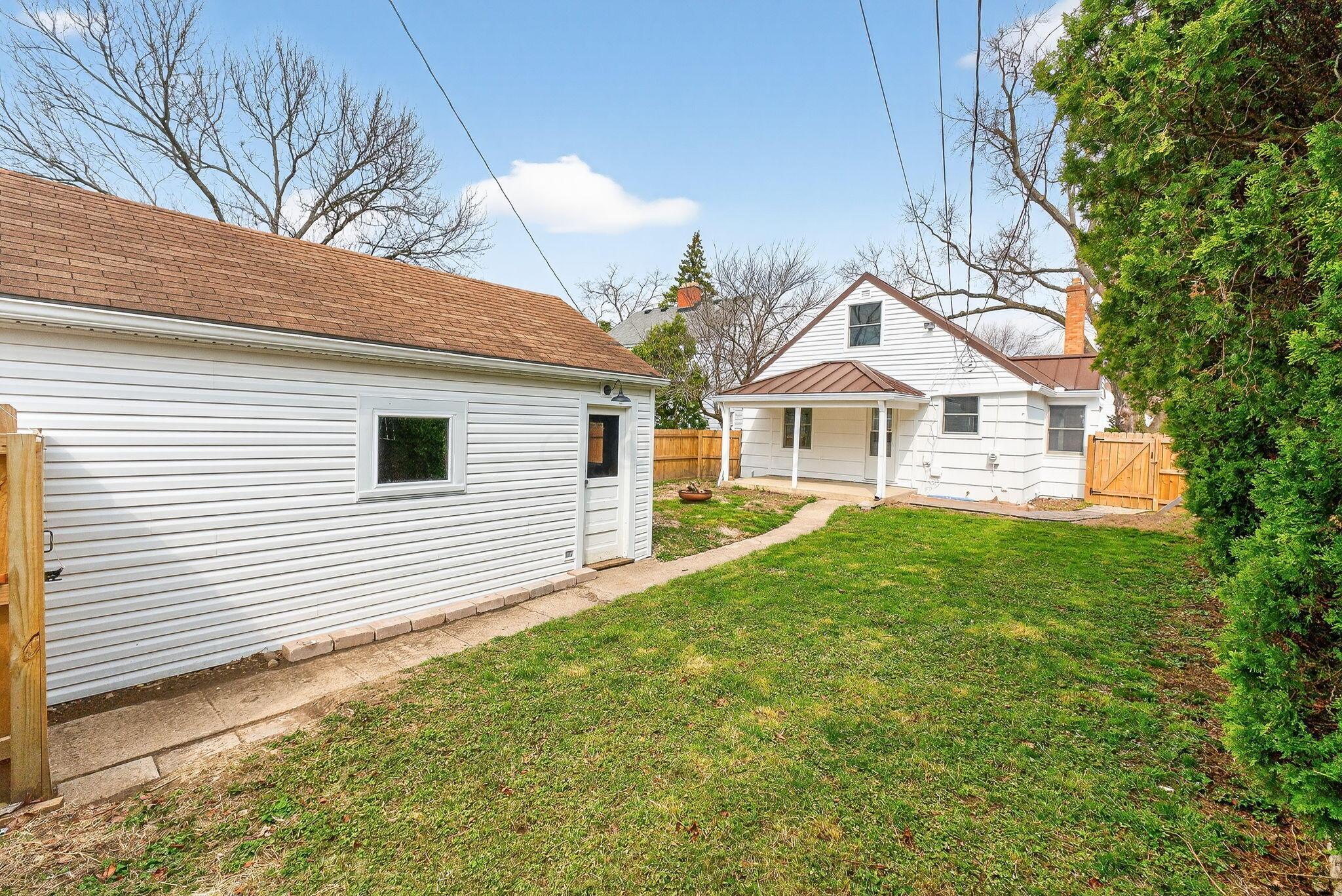 33 Rosslyn Avenue
