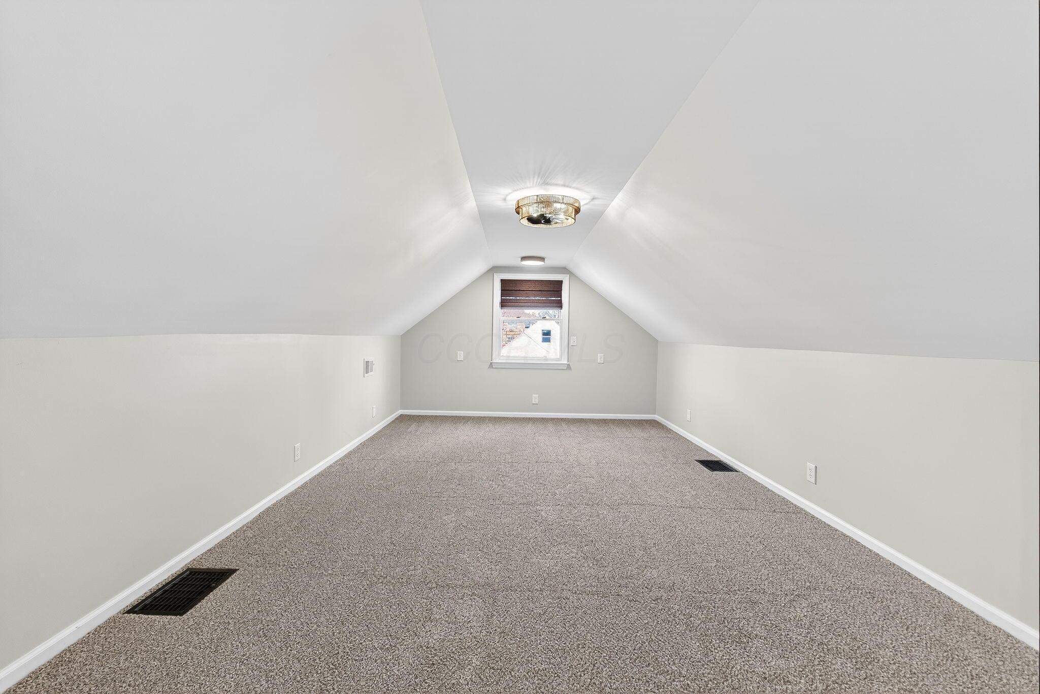 33 Rosslyn Avenue