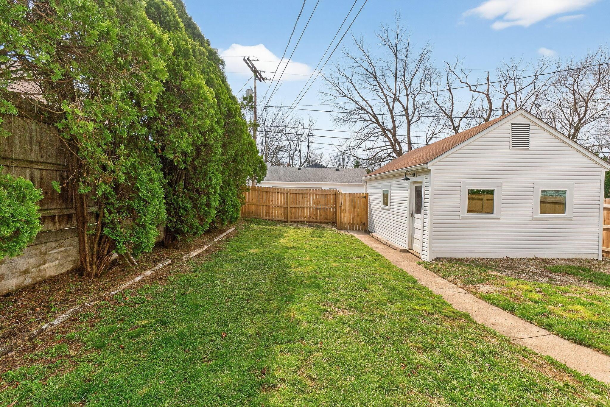 33 Rosslyn Avenue