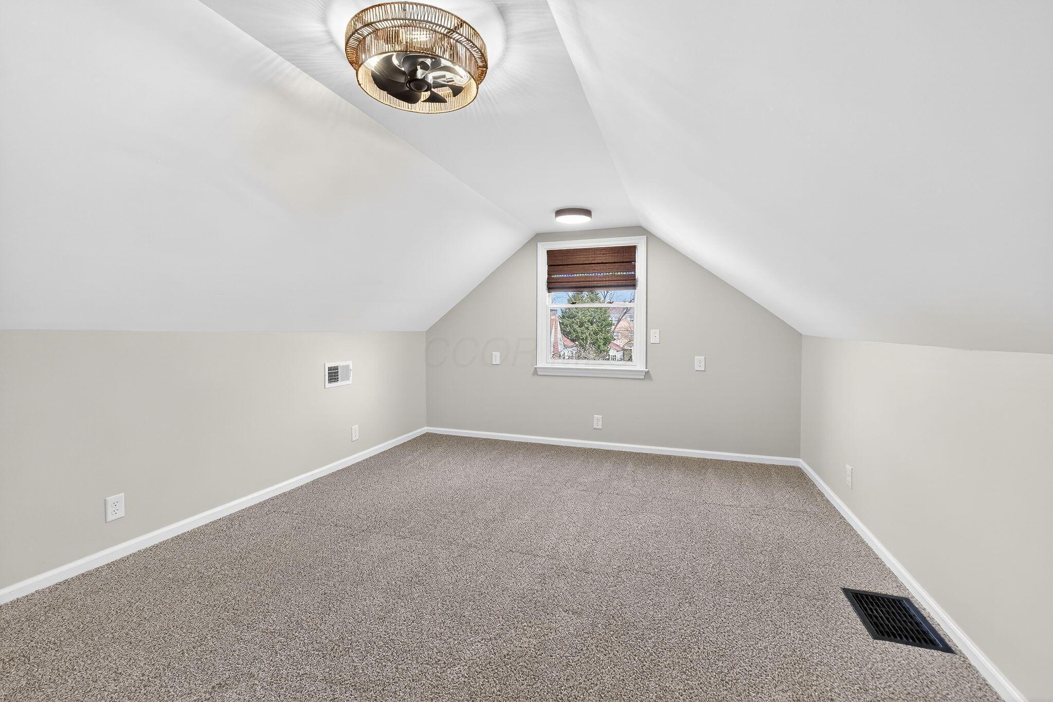 33 Rosslyn Avenue