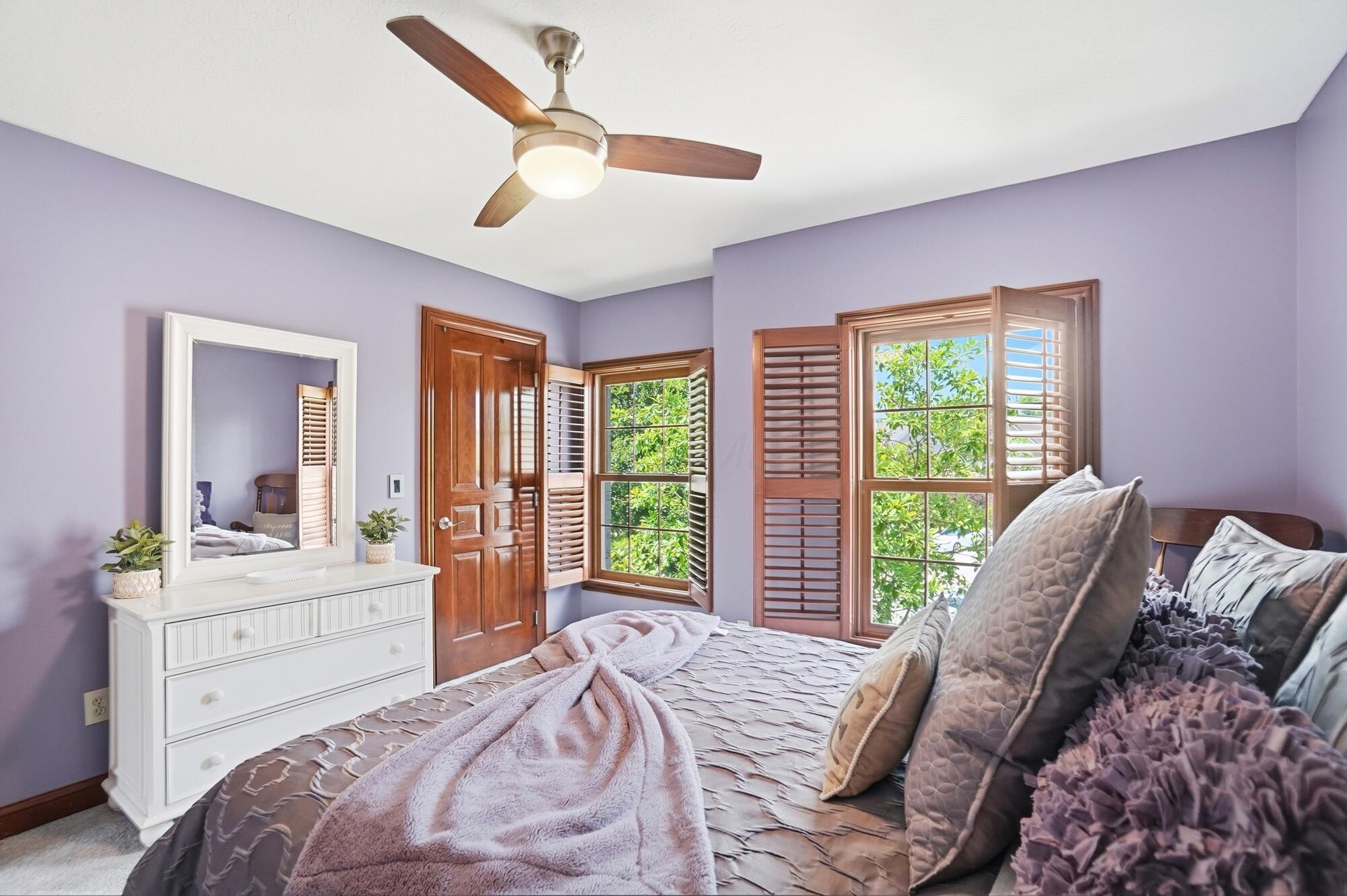 6289 Ross Bend