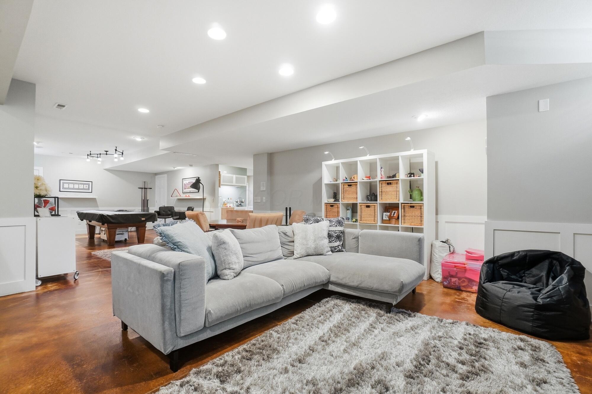 6289 Ross Bend