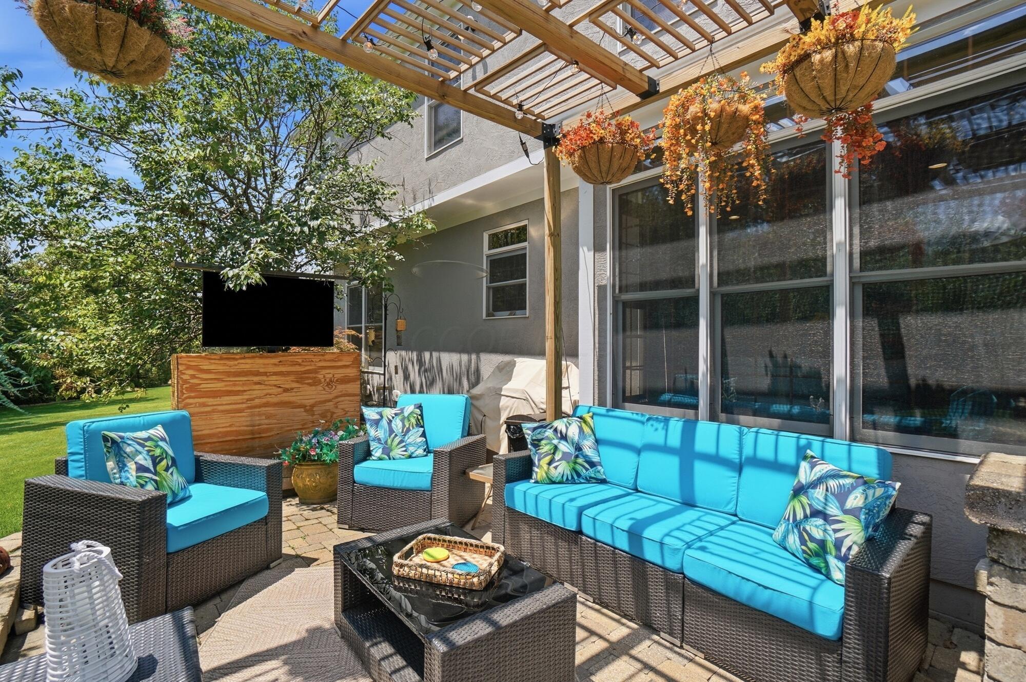 6289 Ross Bend