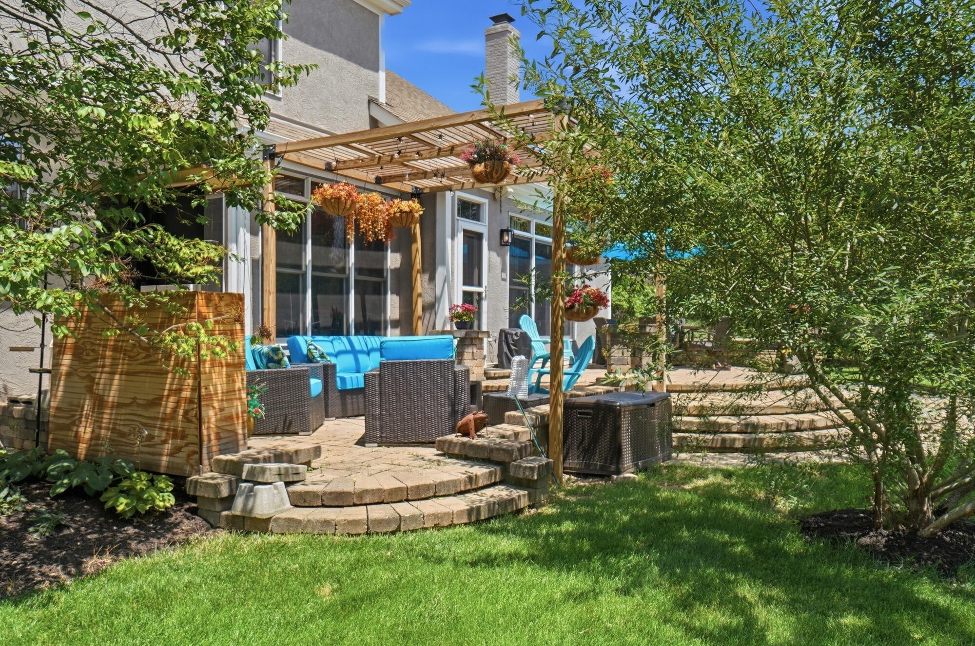 6289 Ross Bend