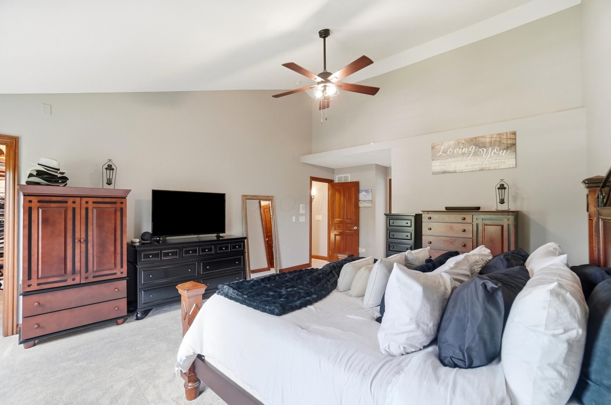 6289 Ross Bend