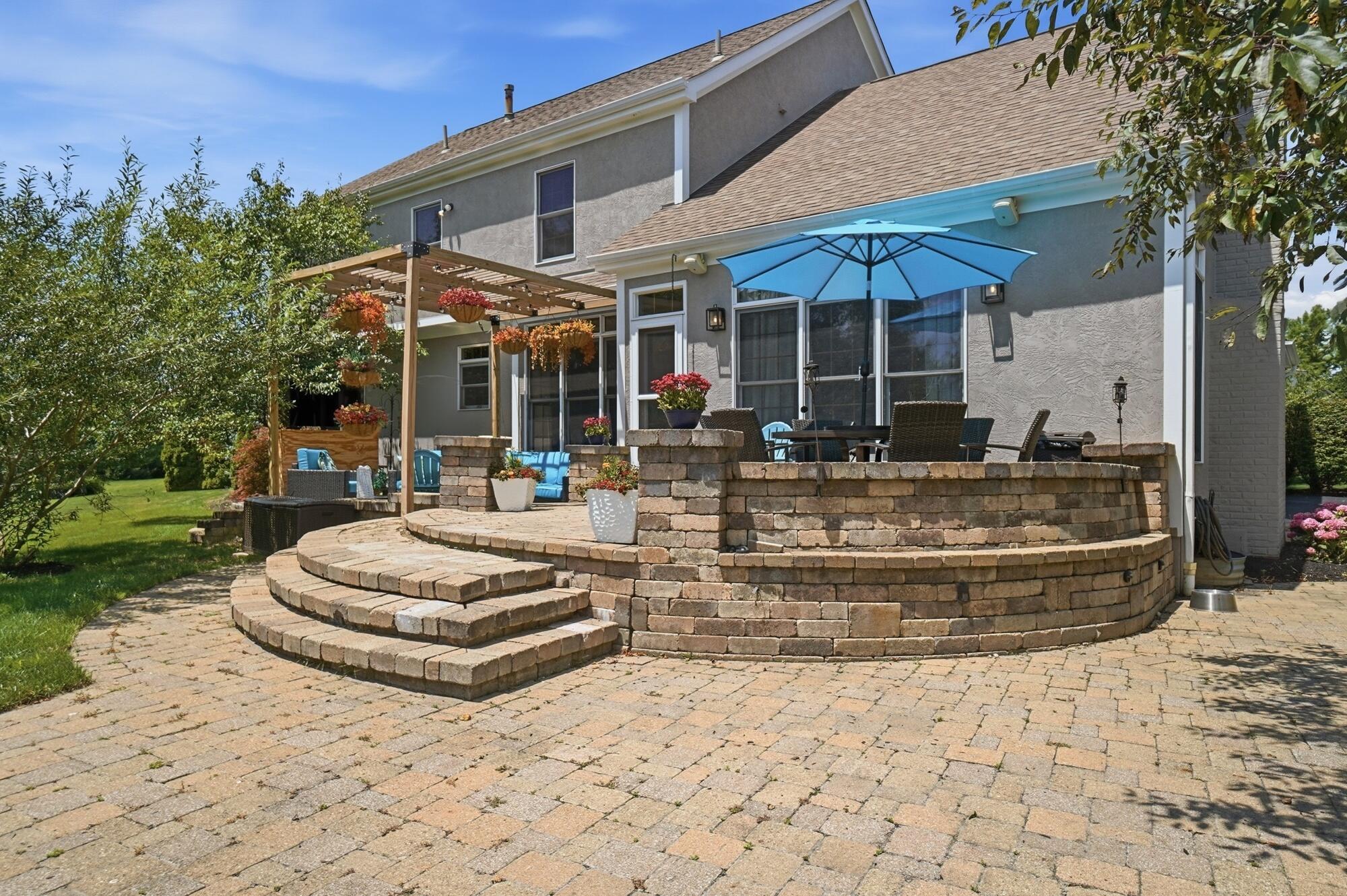 6289 Ross Bend