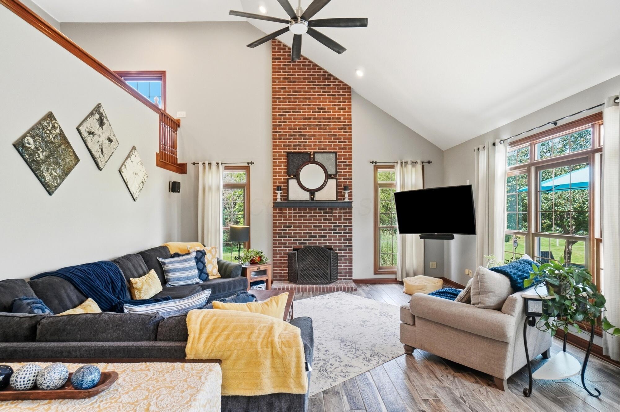 6289 Ross Bend