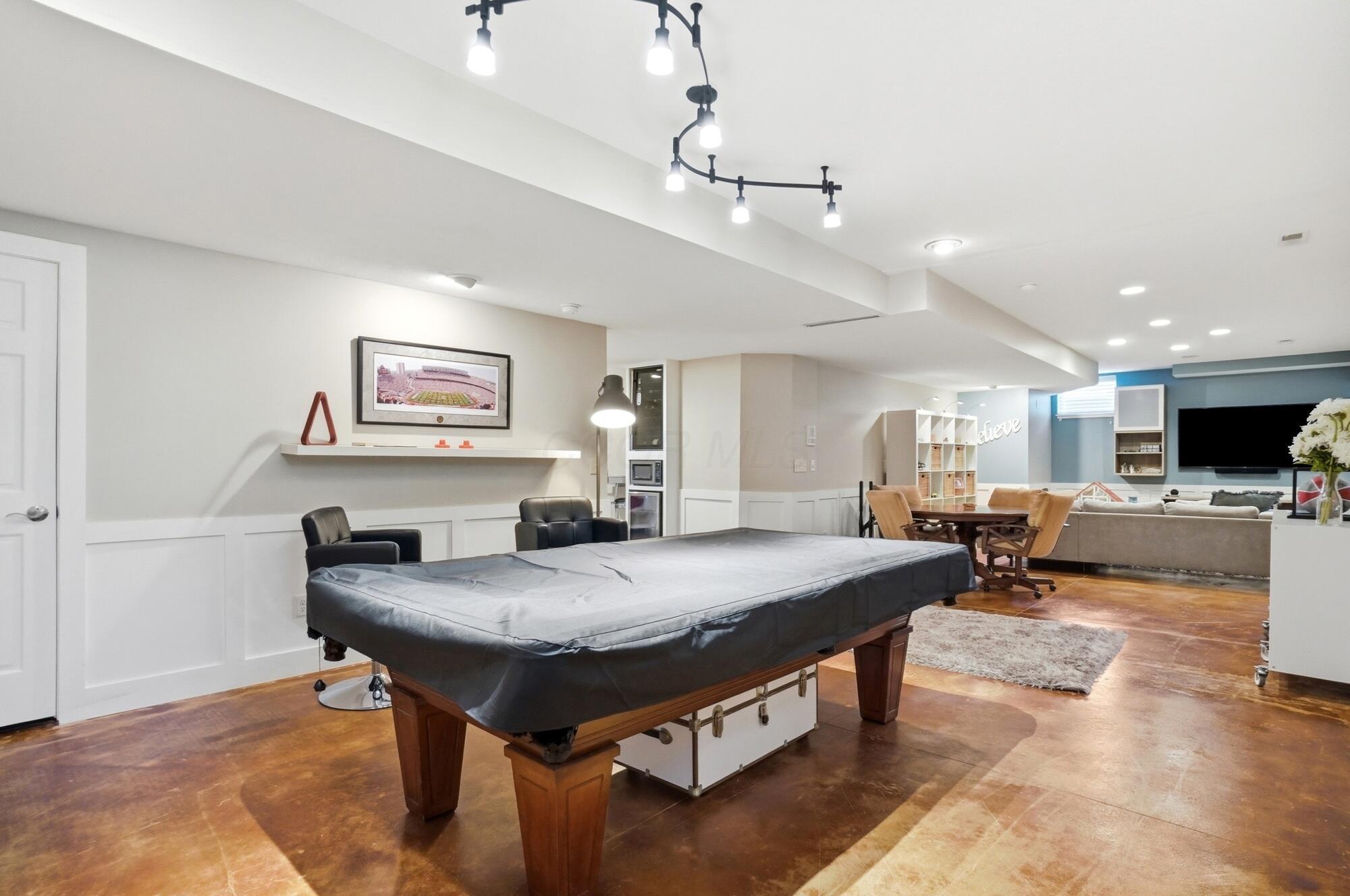 6289 Ross Bend