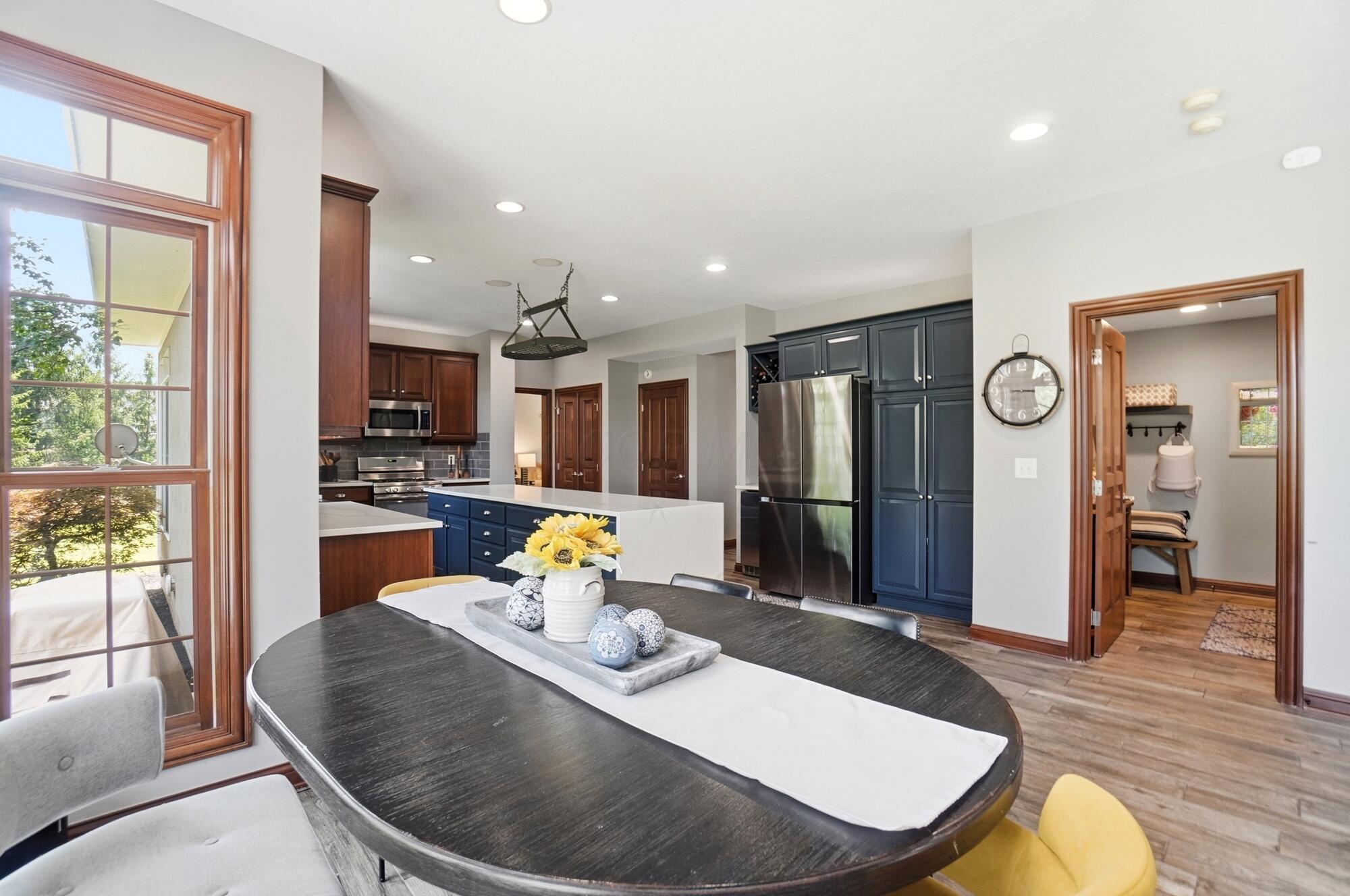 6289 Ross Bend