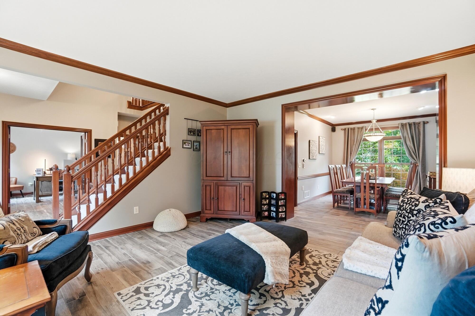 6289 Ross Bend