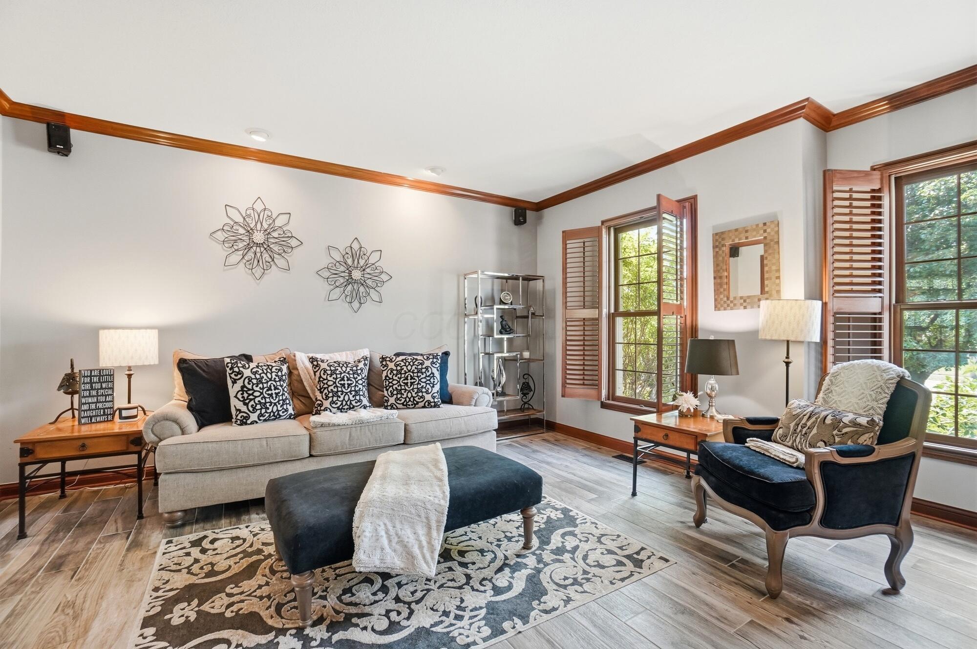 6289 Ross Bend