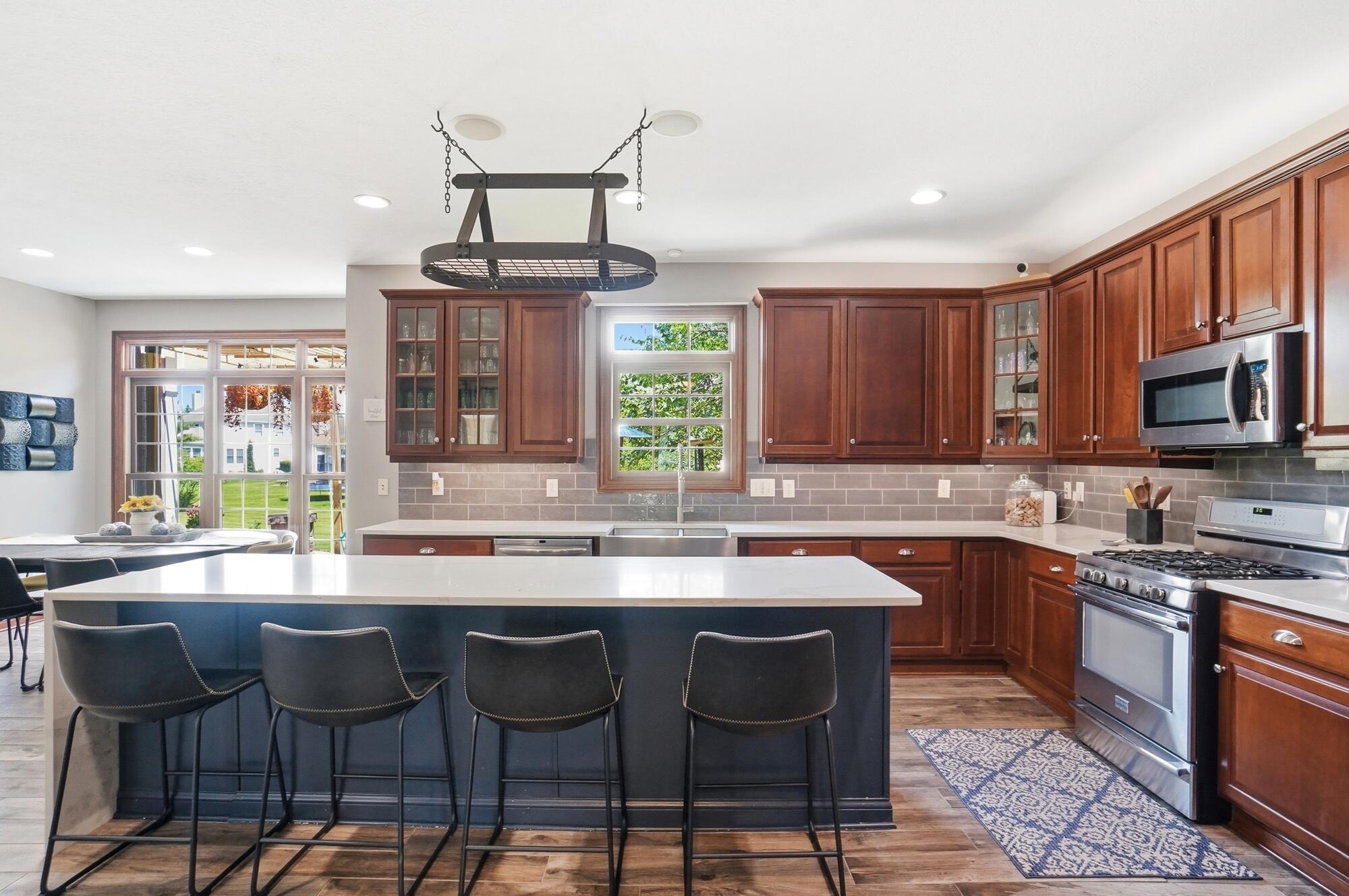 6289 Ross Bend