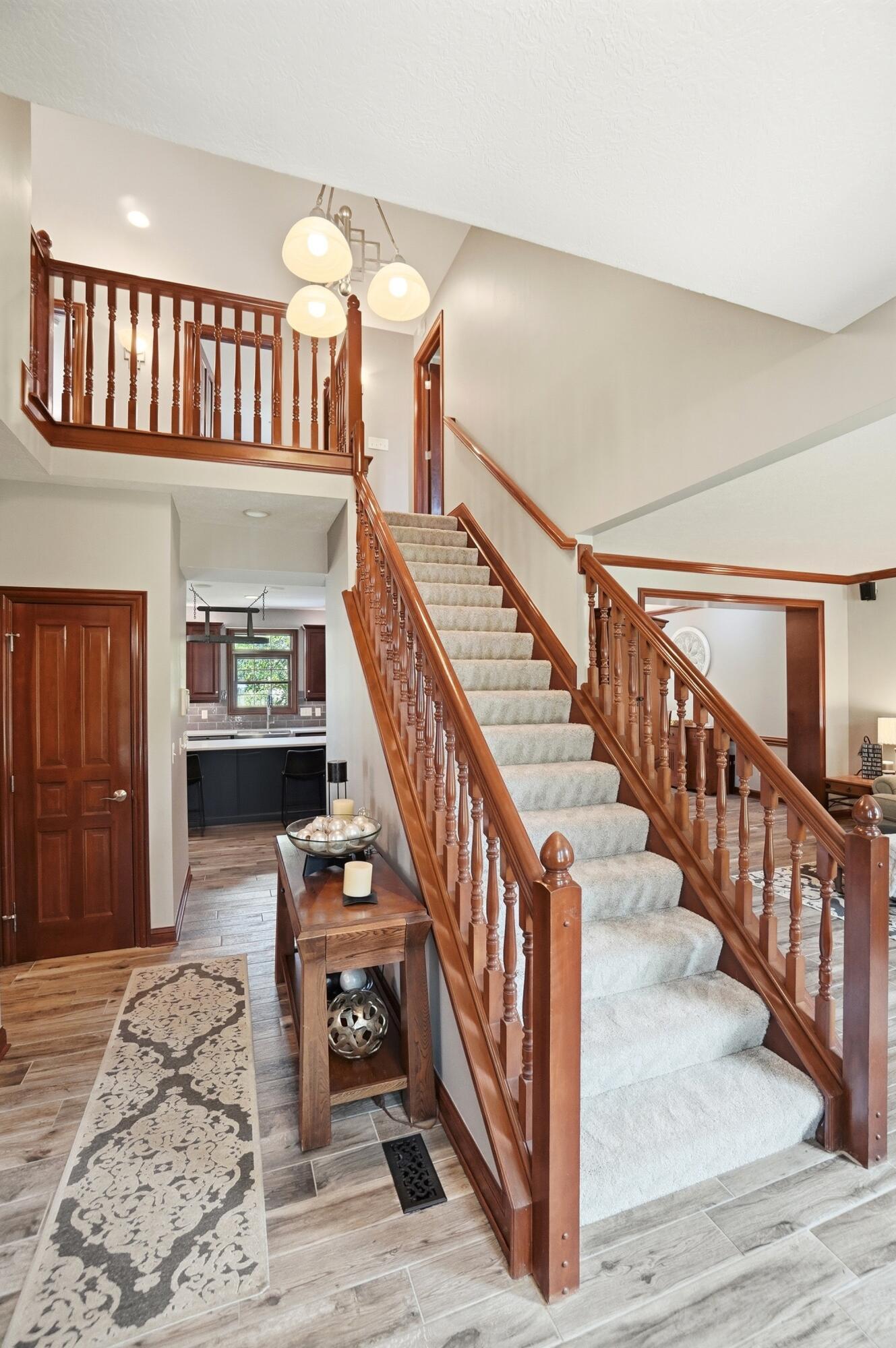 6289 Ross Bend